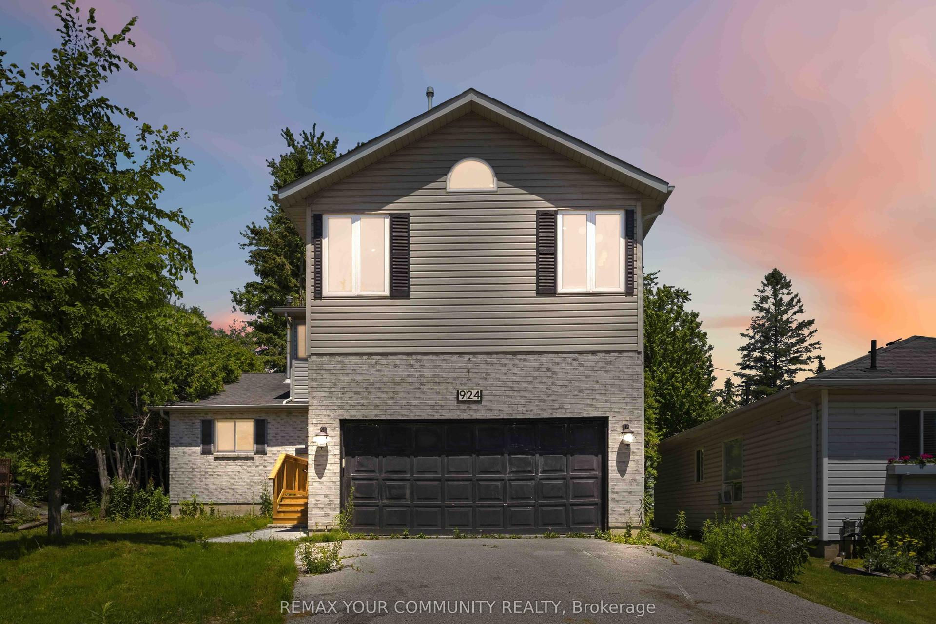 924 Helen Street, Innisfil — Detached for lease, photo 1