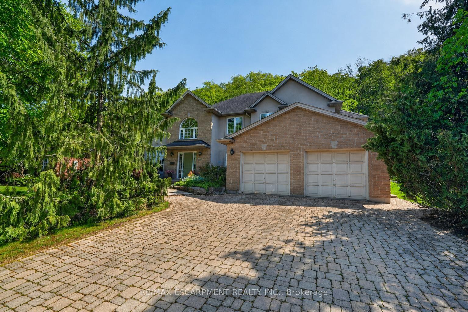 144 Dorchester Drive — photo 1