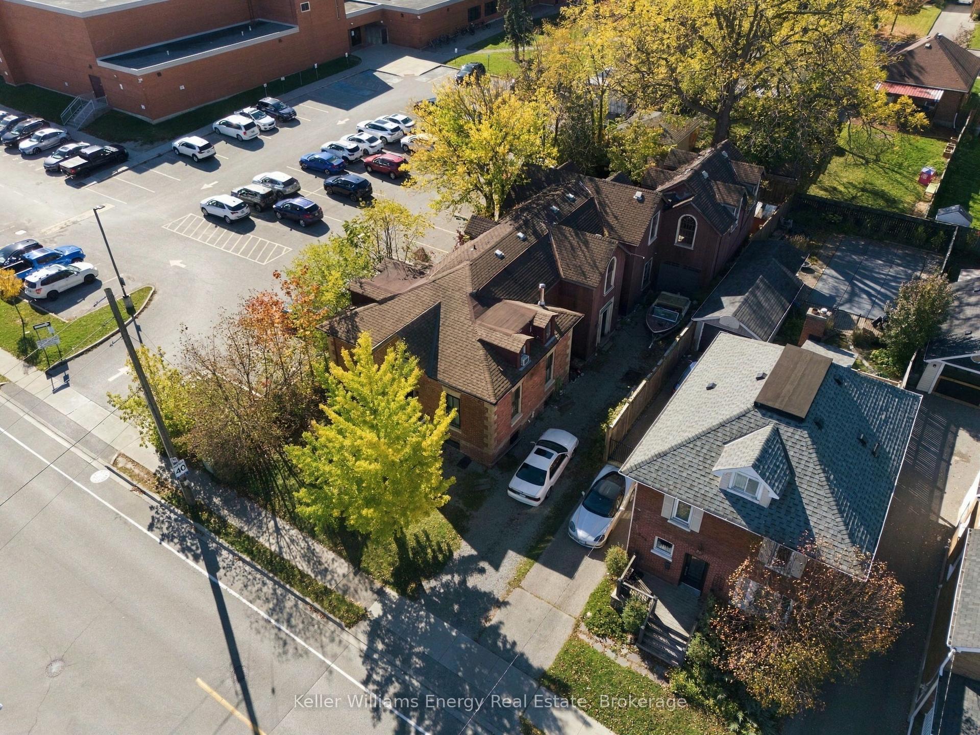 342 Mary Street N, Oshawa — Detached for sale, photo 1