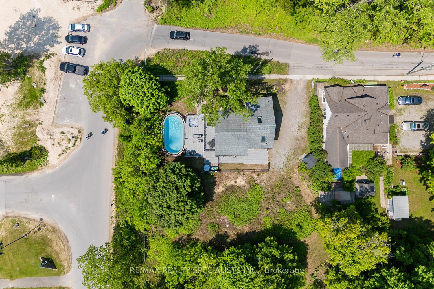 532 RIDGEWAY Road — photo 1
