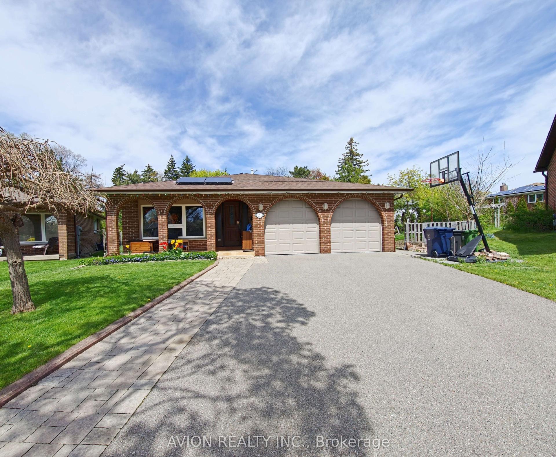 25 Squirewood Road — photo 1