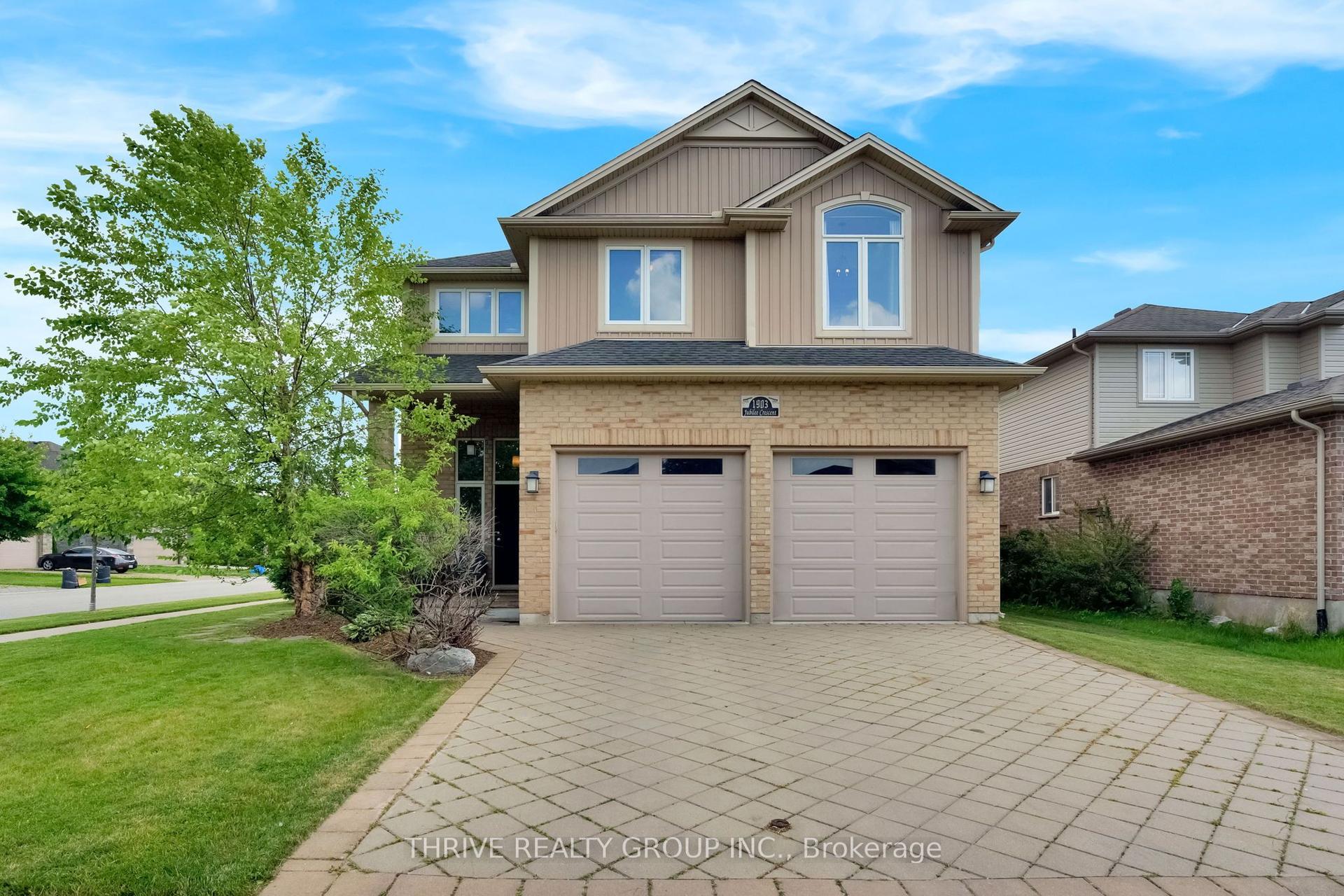 1903 Jubilee Crescent — photo 1
