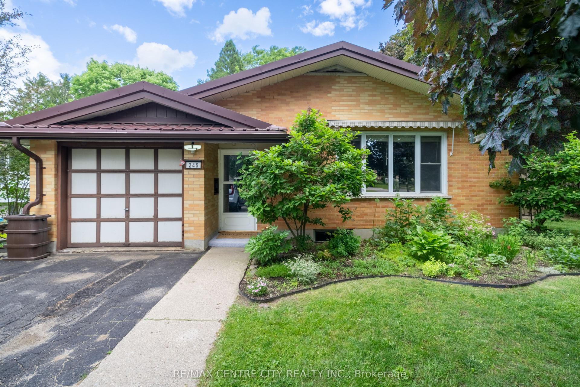245 Dominion Street, Strathroy-Caradoc — Detached for sale, photo 1