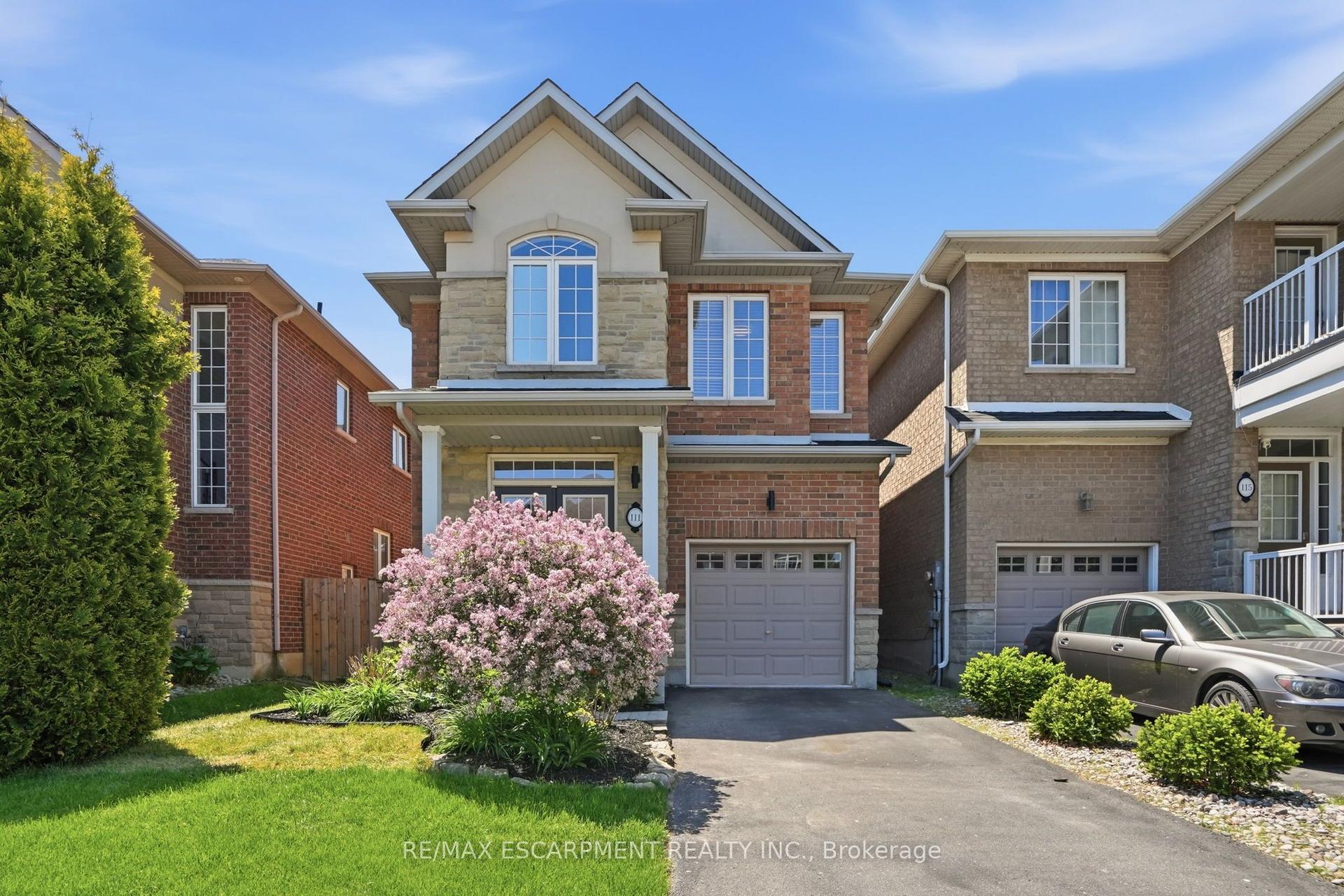 111 Greenstem Crescent — photo 1