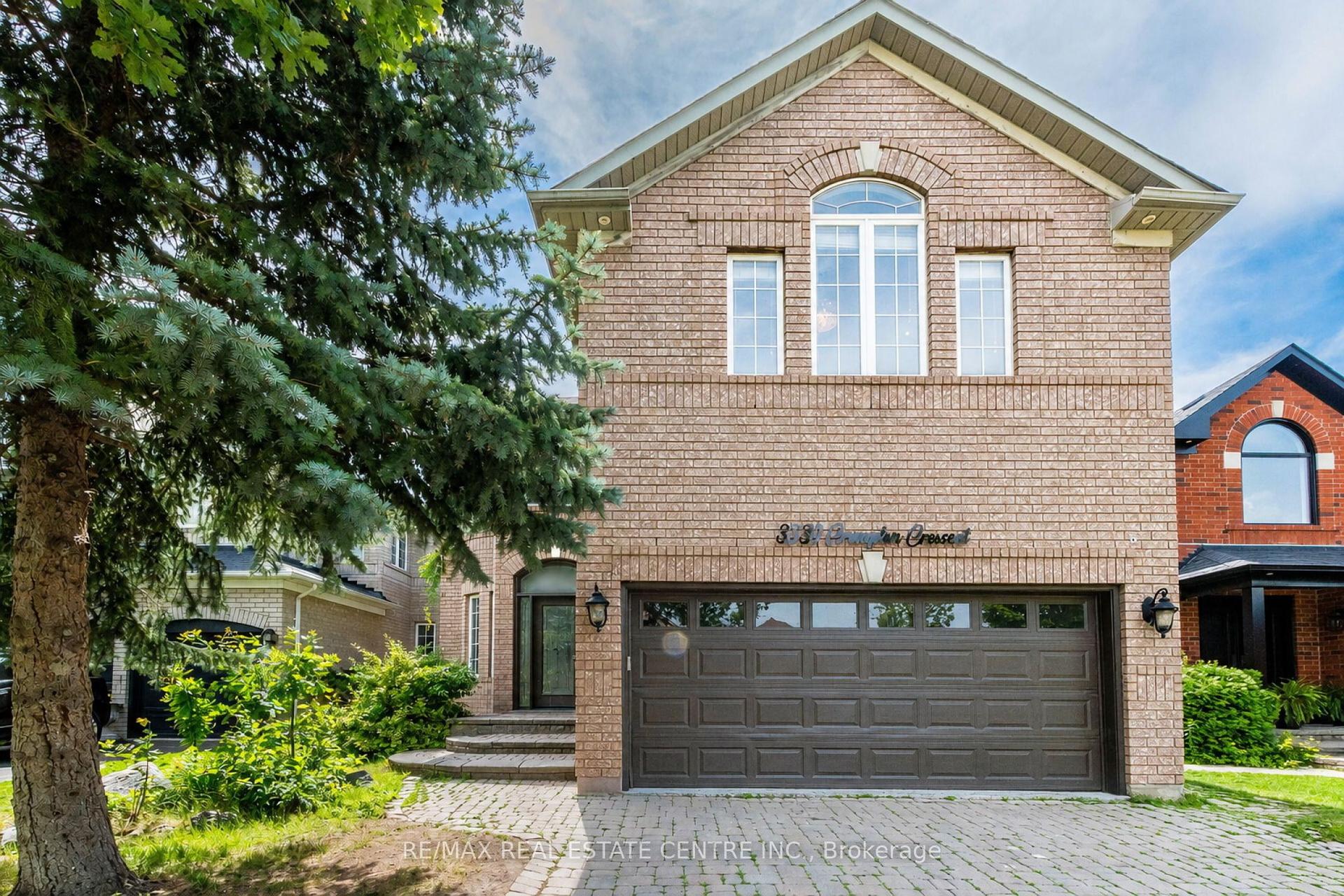 3339 Crompton Crescent — photo 1