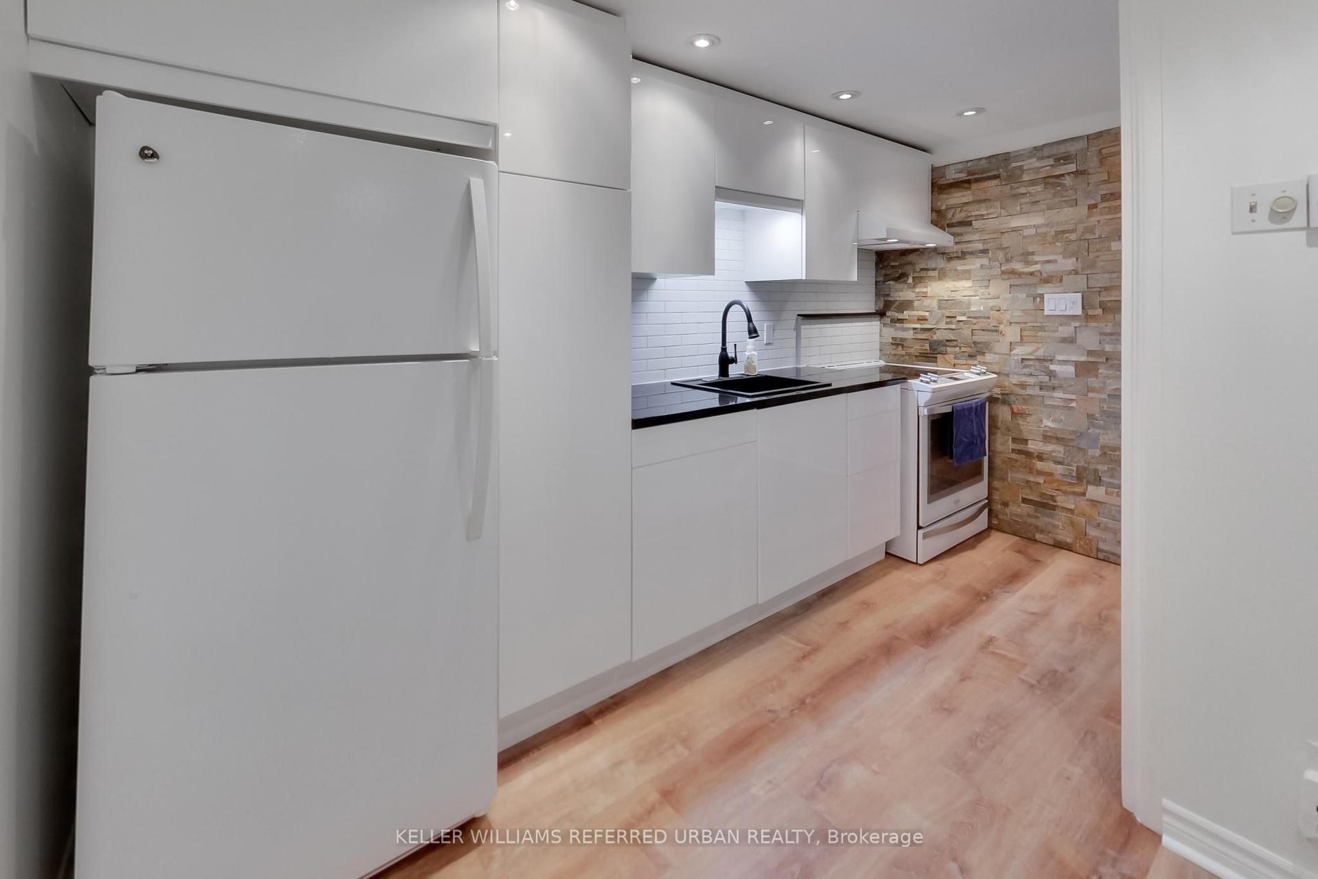 1666 Queen Street E 22 #22, Toronto — Condo Town for sale, photo 1