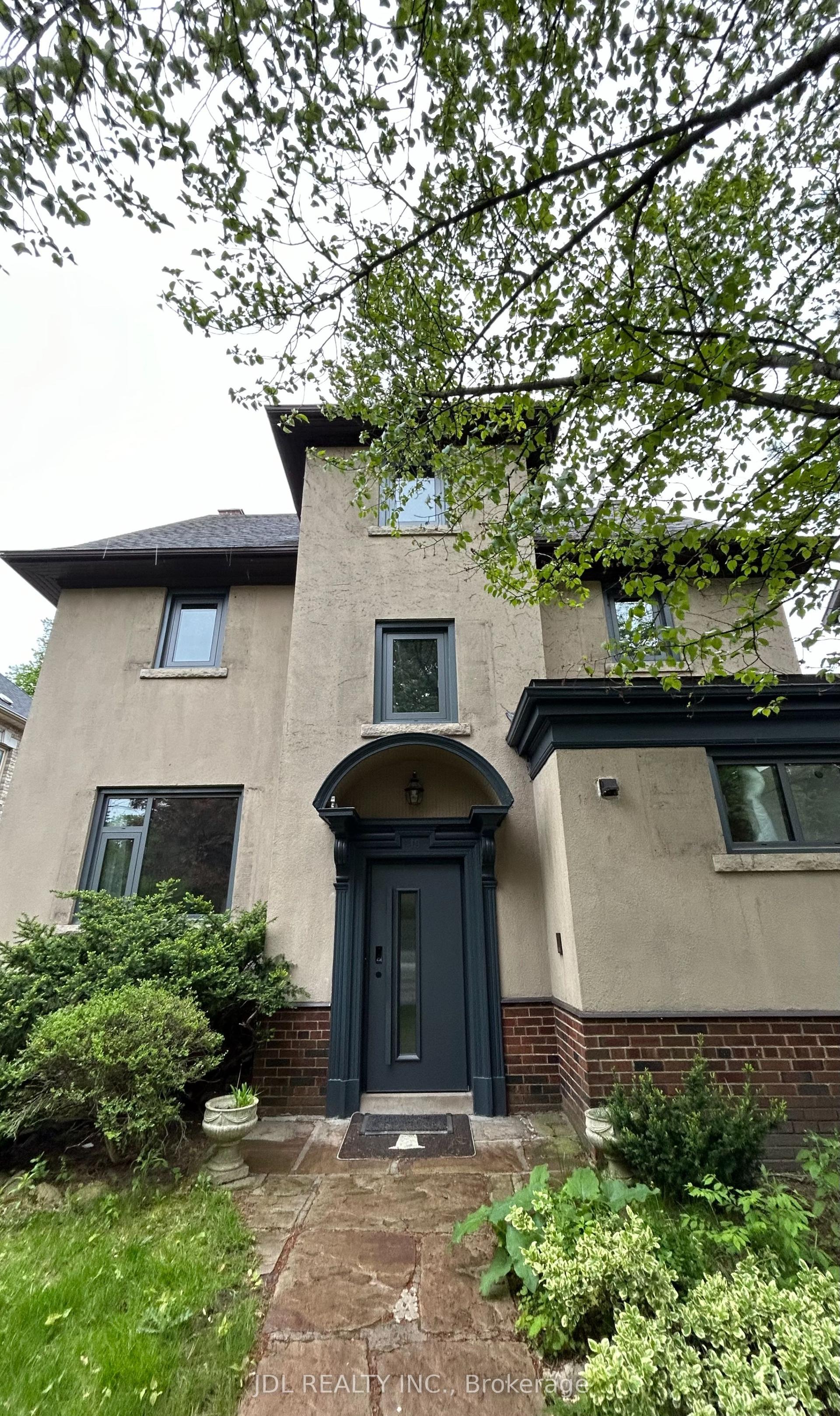 19 Glengrove Ave E Avenue Bsmt #Bsmt — photo 1