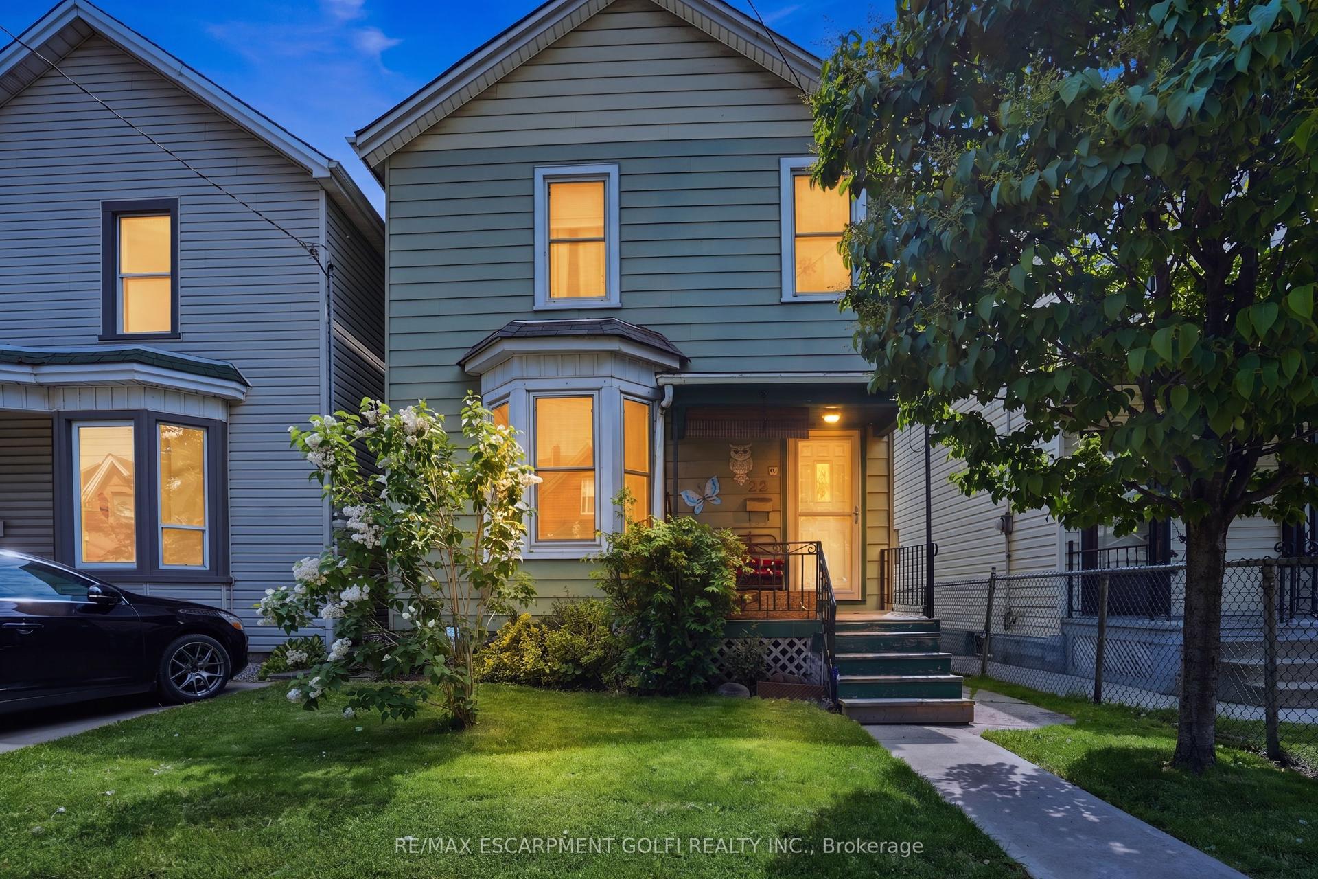 22 Cheever Street, Hamilton — Detached for sale, photo 1