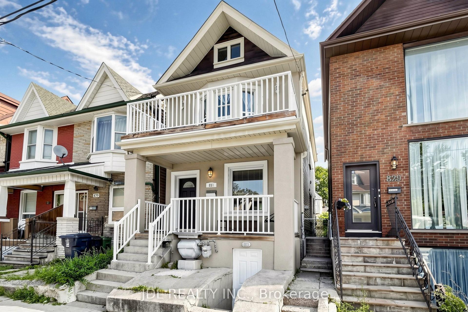 831 Pape Avenue, Toronto — Detached for sale, photo 1