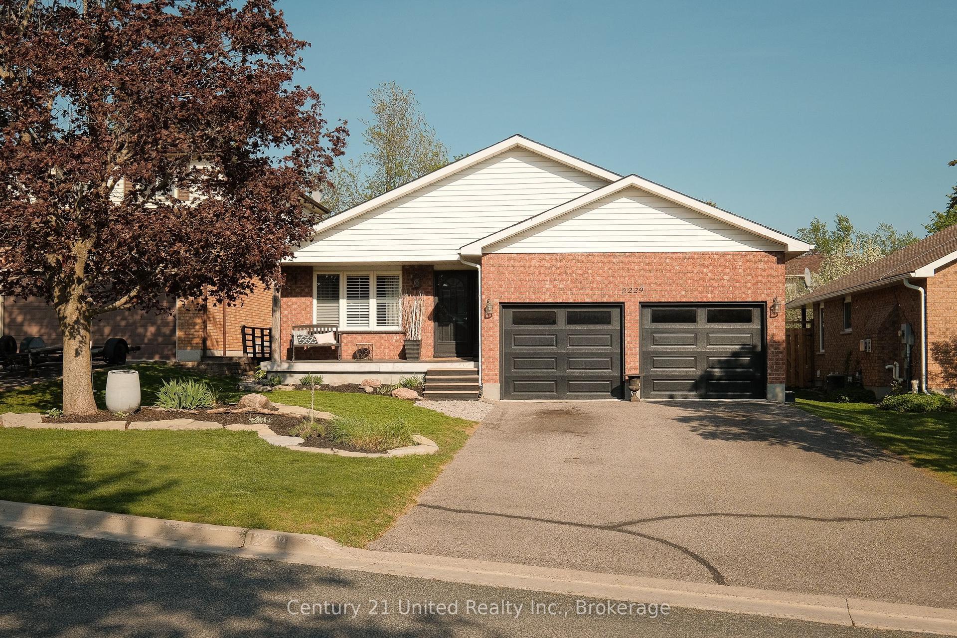 2229 Lorraine Drive — photo 1
