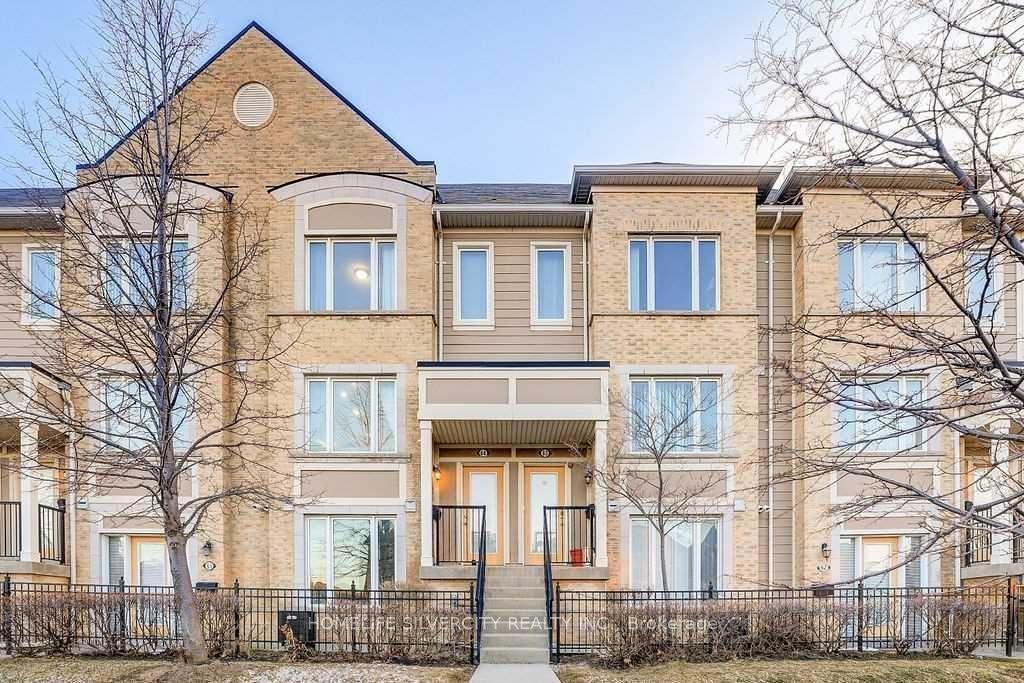 60 Fairwood Circle 64 #64, Brampton — Condo Town for lease, photo 1