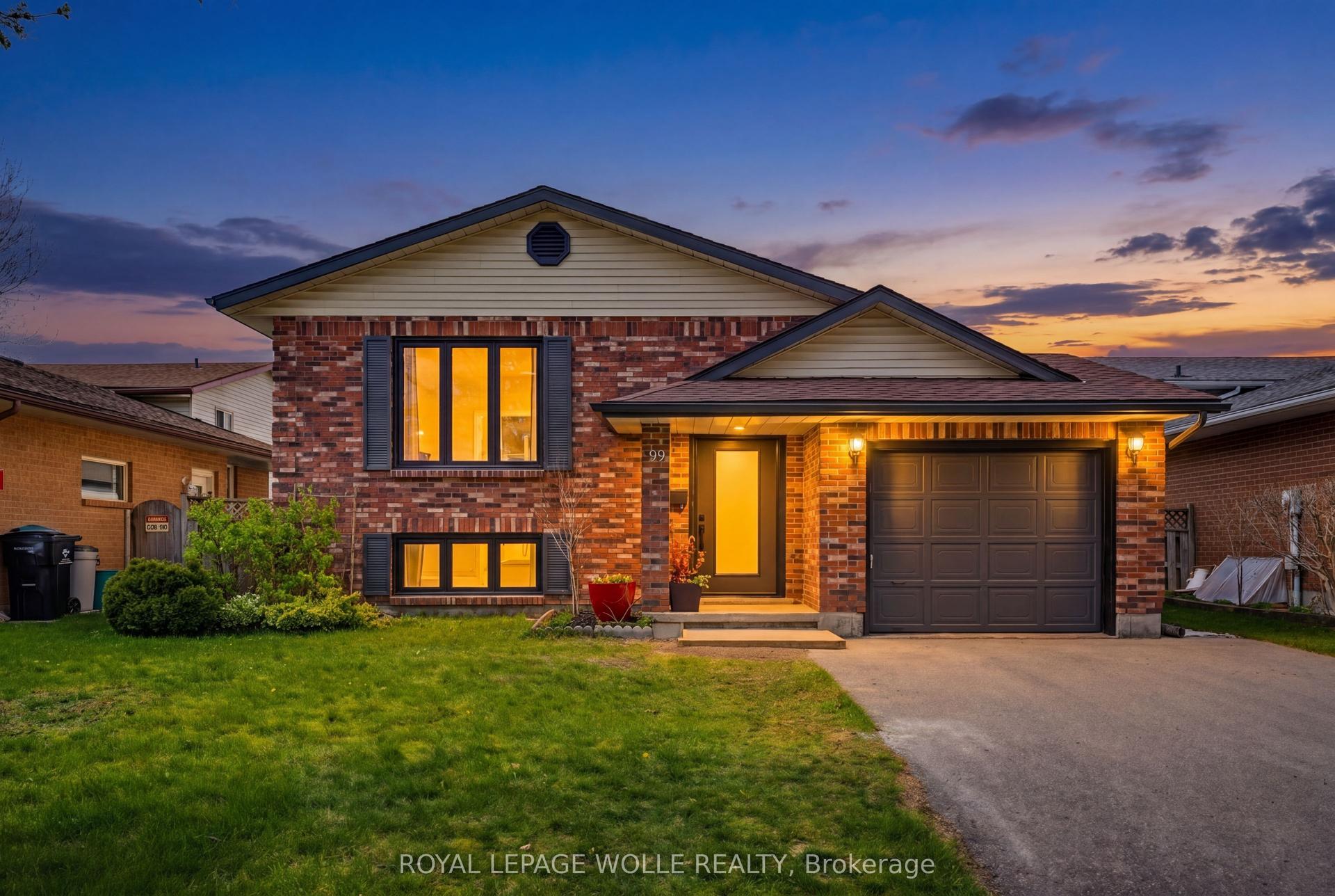 99 Oakhurst Crescent — photo 1