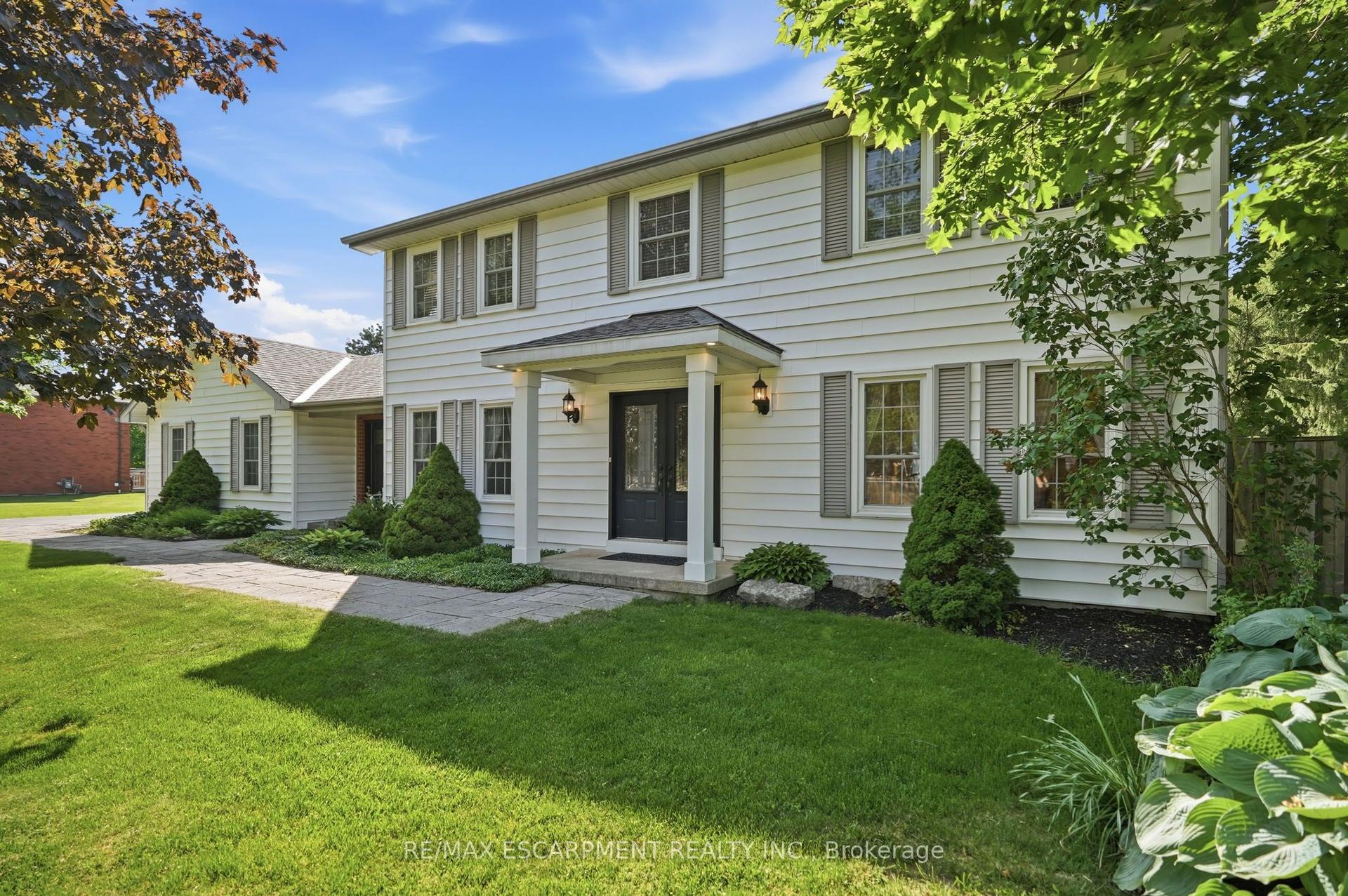 1 Meander Close — photo 1