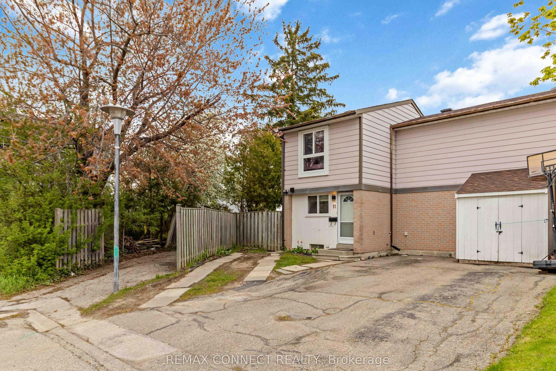 11 Grantbrook Court — photo 1