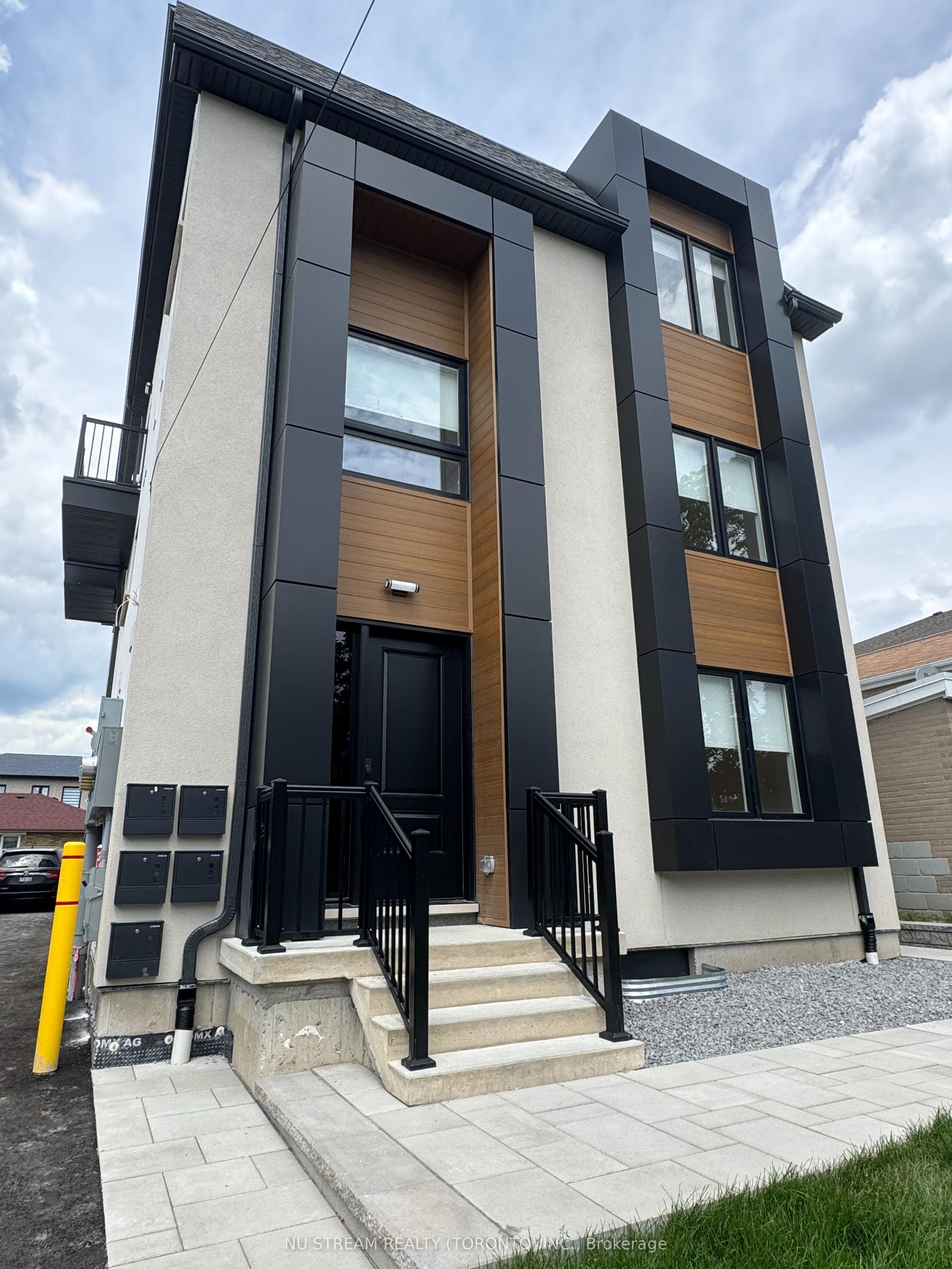 42 Bartley Drive Unit 4 #Unit 4 — photo 1