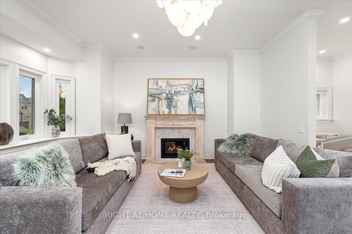 497 Broadway Avenue — photo 1