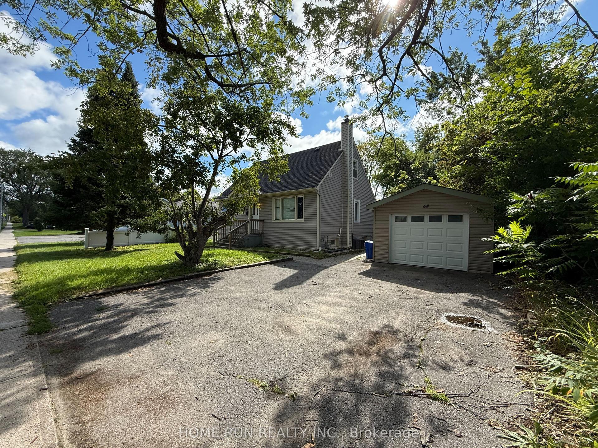 68 Meadowlands Drive W, Meadowlands - Crestview and Area — Detached for lease, photo 1