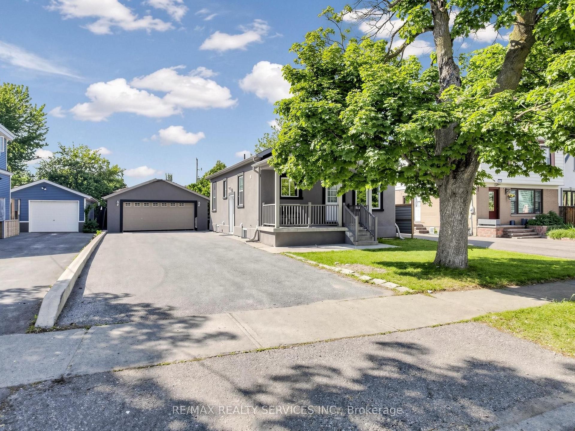 102 Woodward Avenue — photo 1