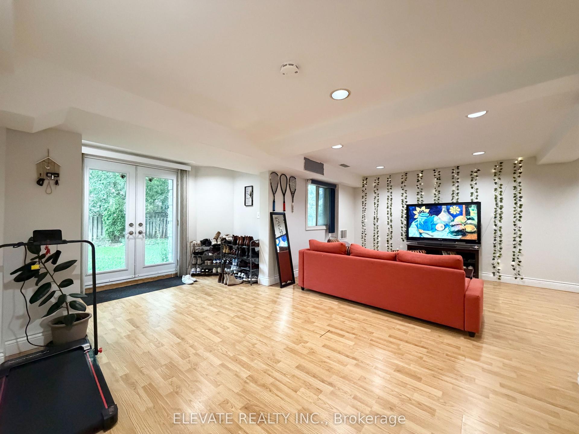1556 Princelea (Basement) Place, Mississauga — Detached for lease, photo 1