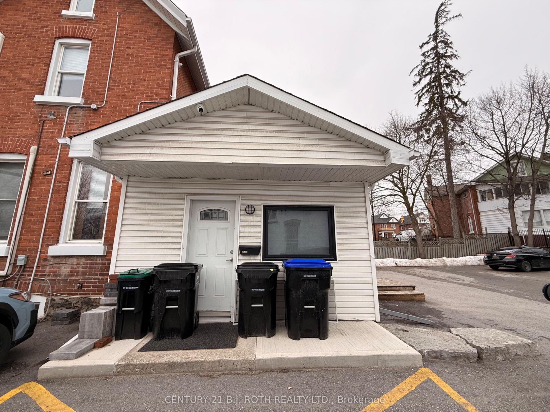 109 Toronto Street Back unit #Back unit — photo 1