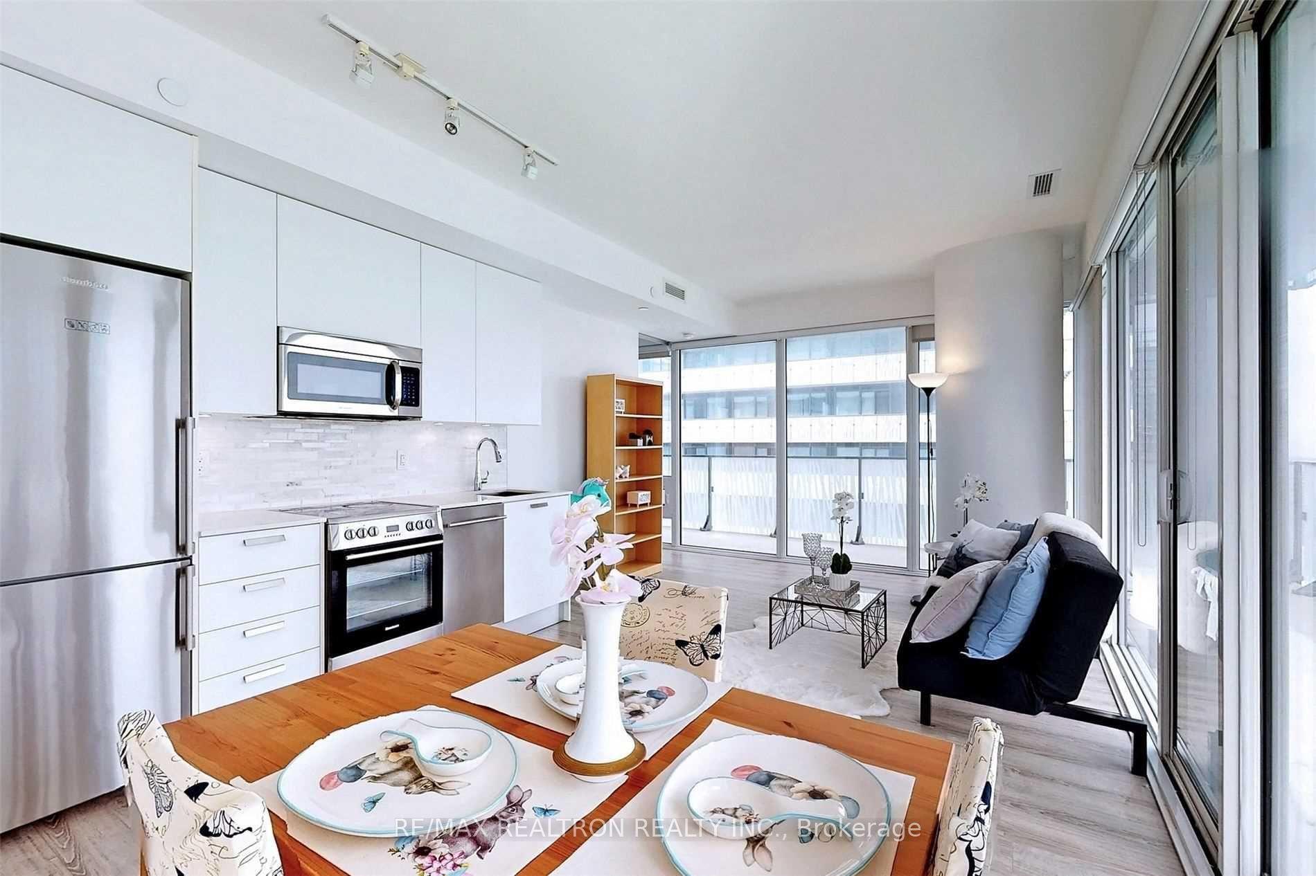 42 Charles Street E 3902 #3902 — photo 1