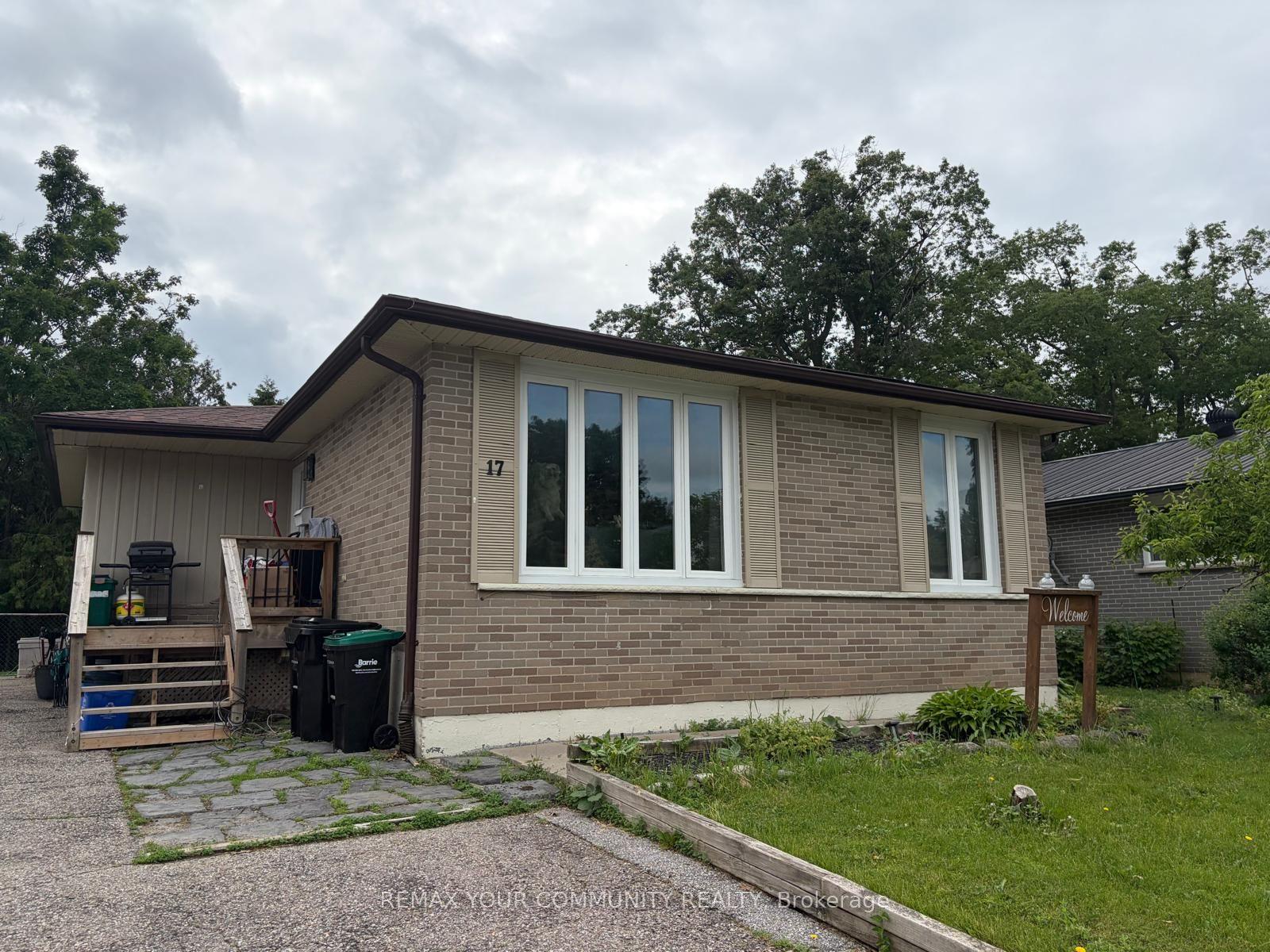 17 Daphne Crescent Bsmt #Bsmt — photo 1