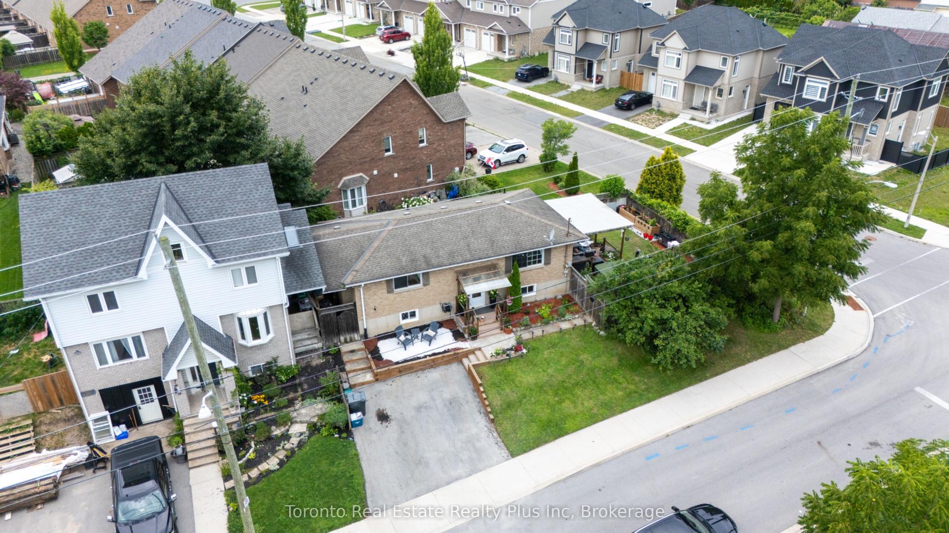 23 Moffatt Street, St. Catharines — Detached for sale, photo 1