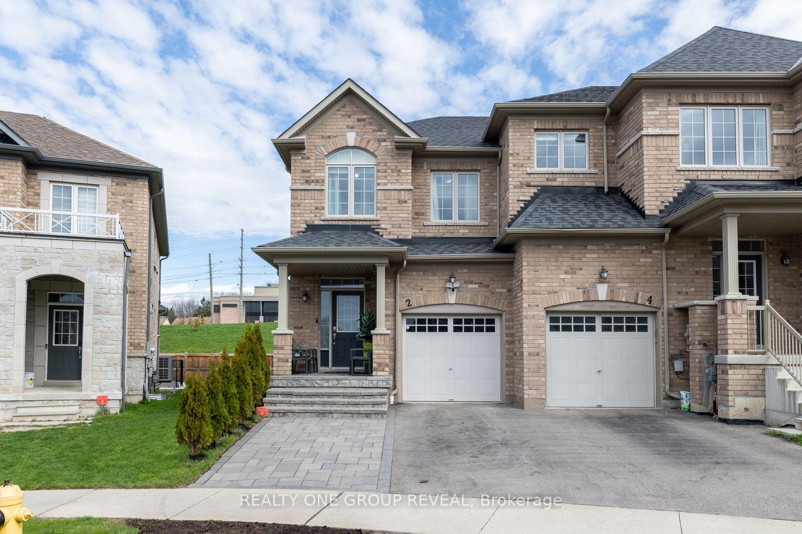 2 Rimrock Crescent — photo 1