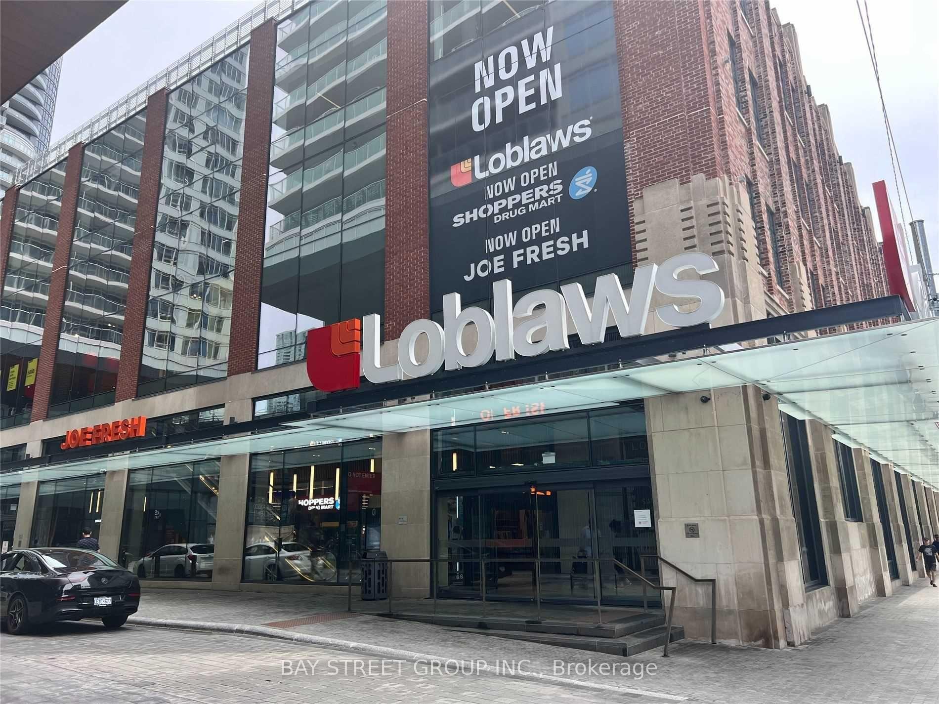 17 Bathurst Street 903 #903, Toronto — Condo for sale, photo 1
