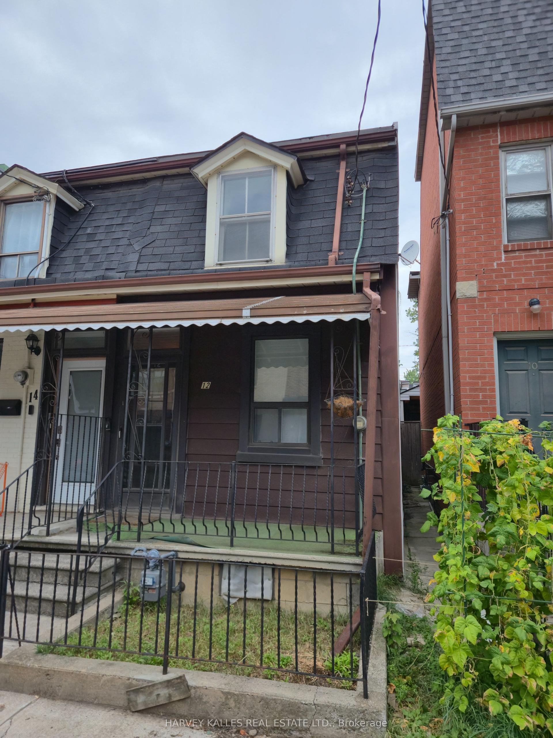 12 Whitaker Avenue, Toronto — Townhouse for sale, photo 1