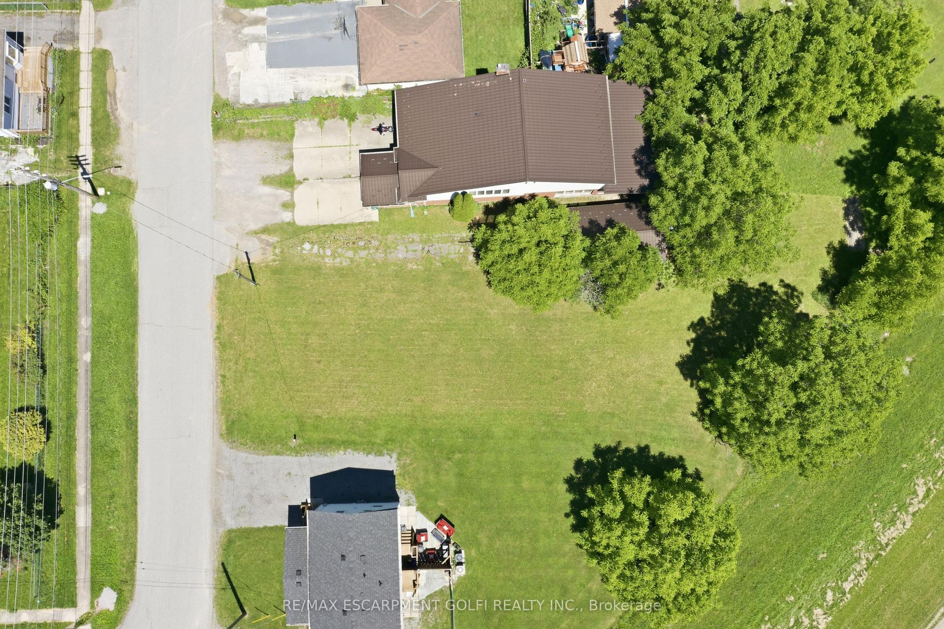 120 Queen Street S — photo 1