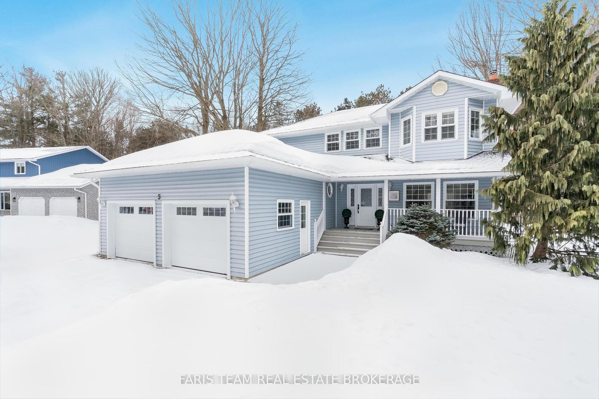 5 Bailey Crescent — photo 1