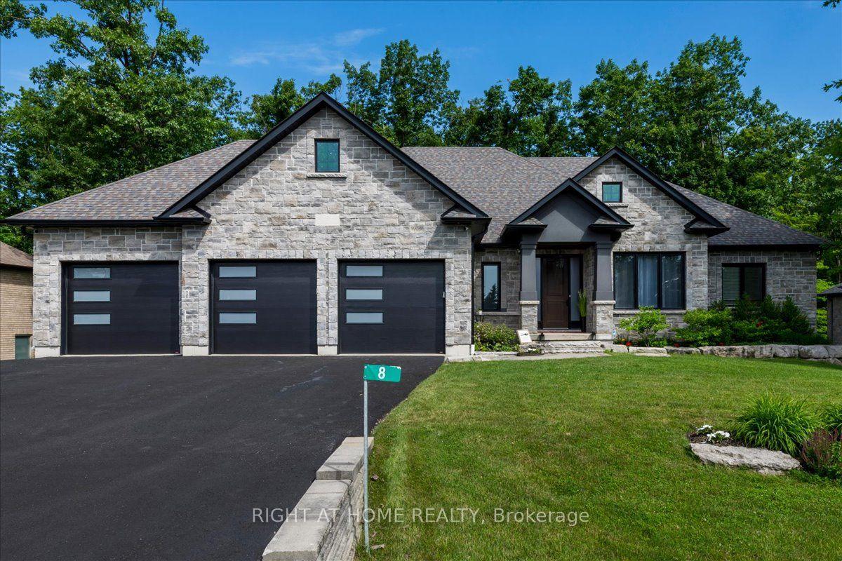 8 Lloyd Cook Drive W, Springwater — Detached for sale, photo 1