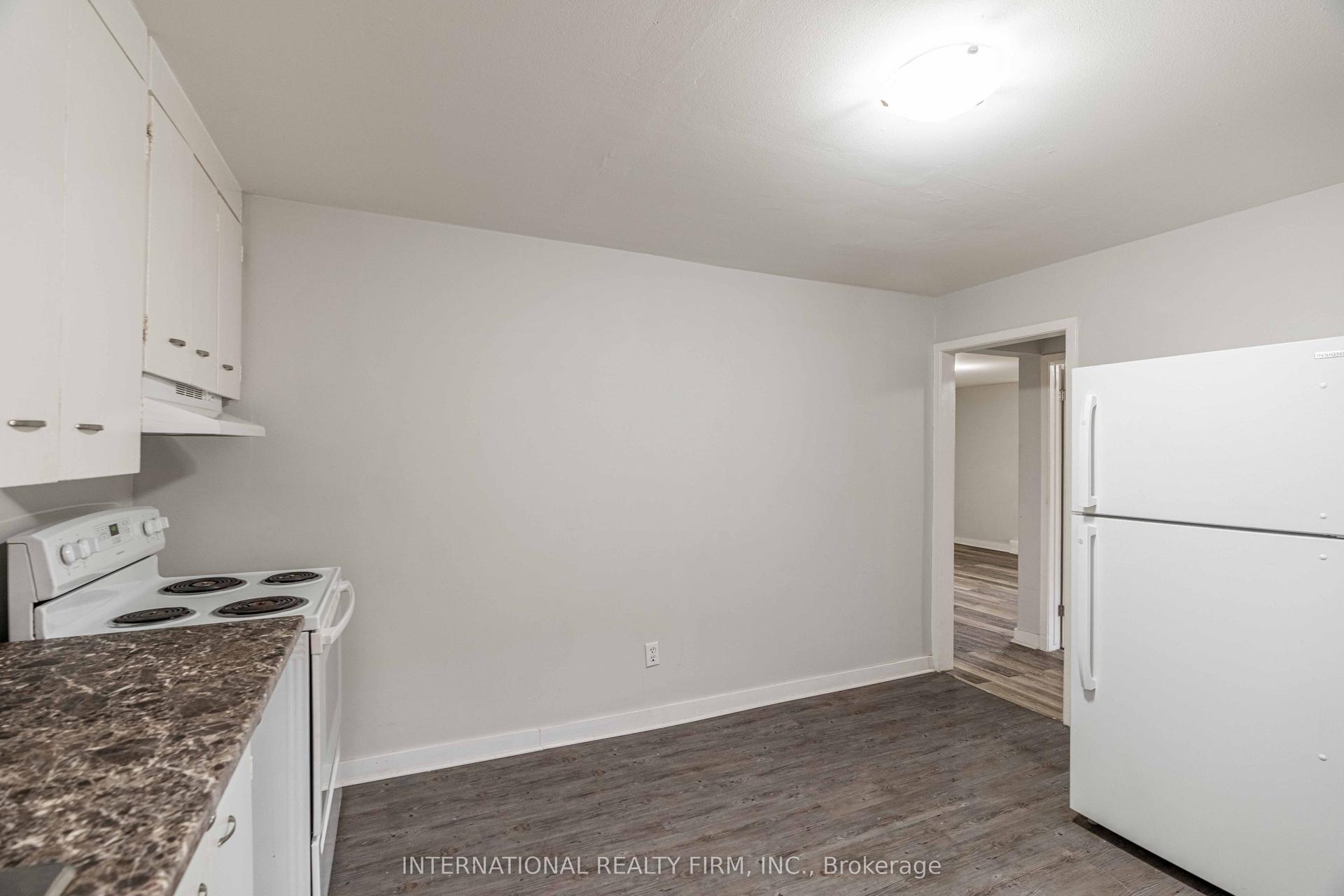 75 King Edward Avenue, London South — Multiplex for lease, photo 1