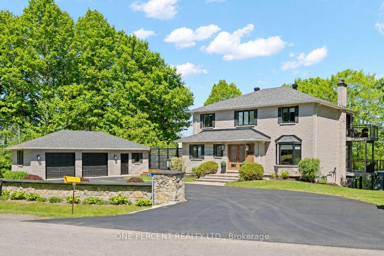 975 Fieldown Street — photo 1