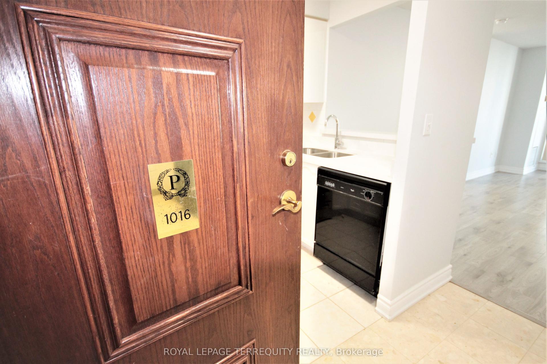 39 Pemberton Avenue 1016 #1016, Toronto — Condo for lease, photo 1