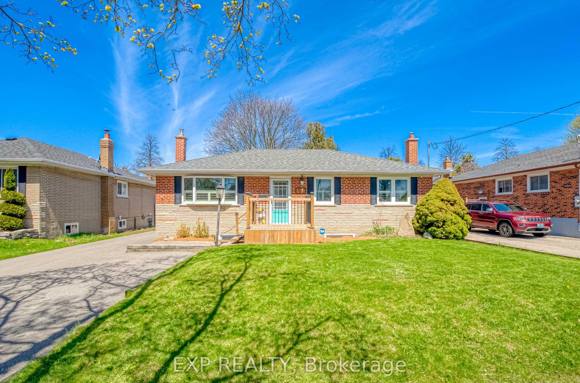 752 Eastbourne Avenue — photo 1