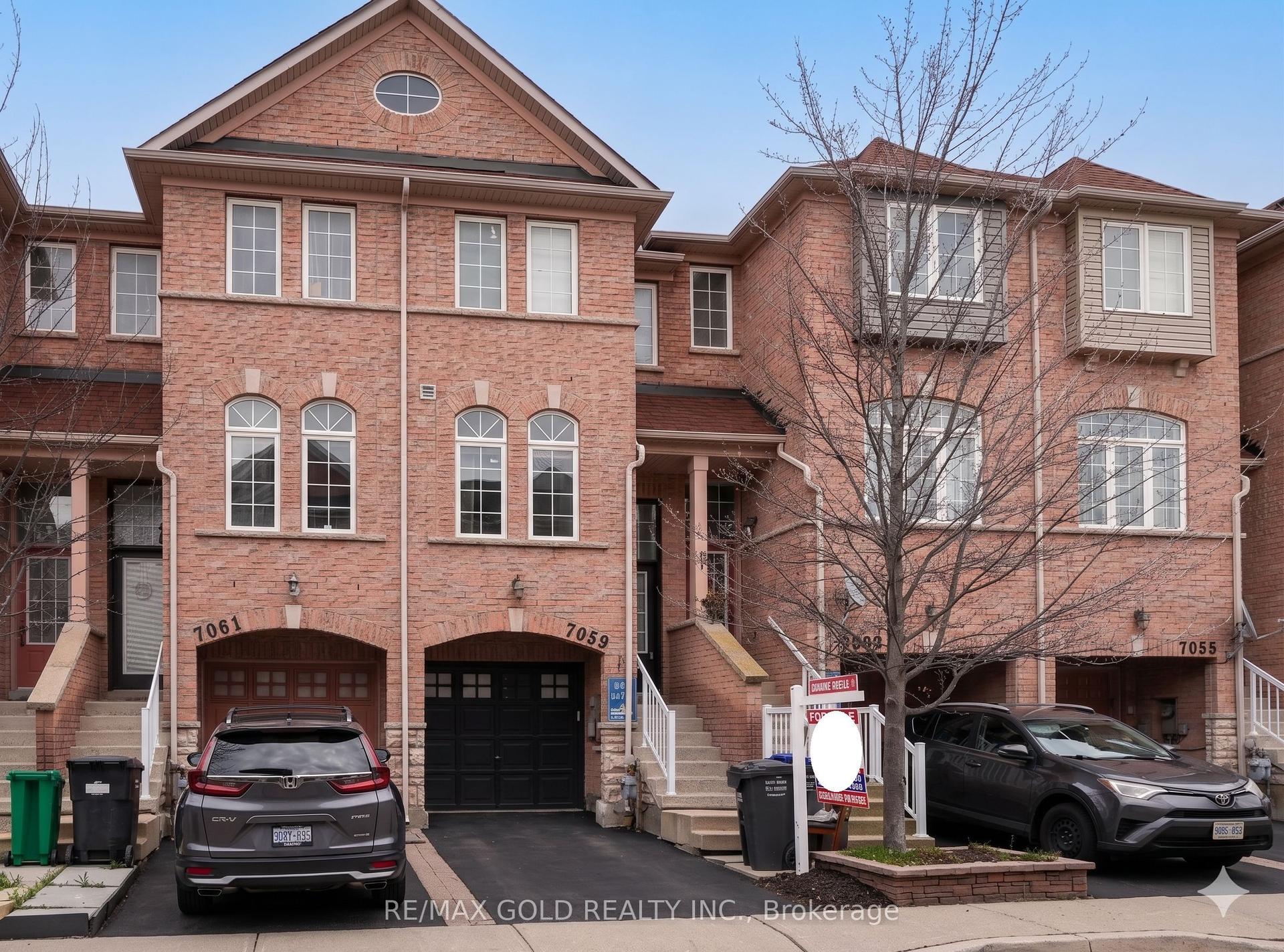 7059 Fairmeadow Crescent — photo 1