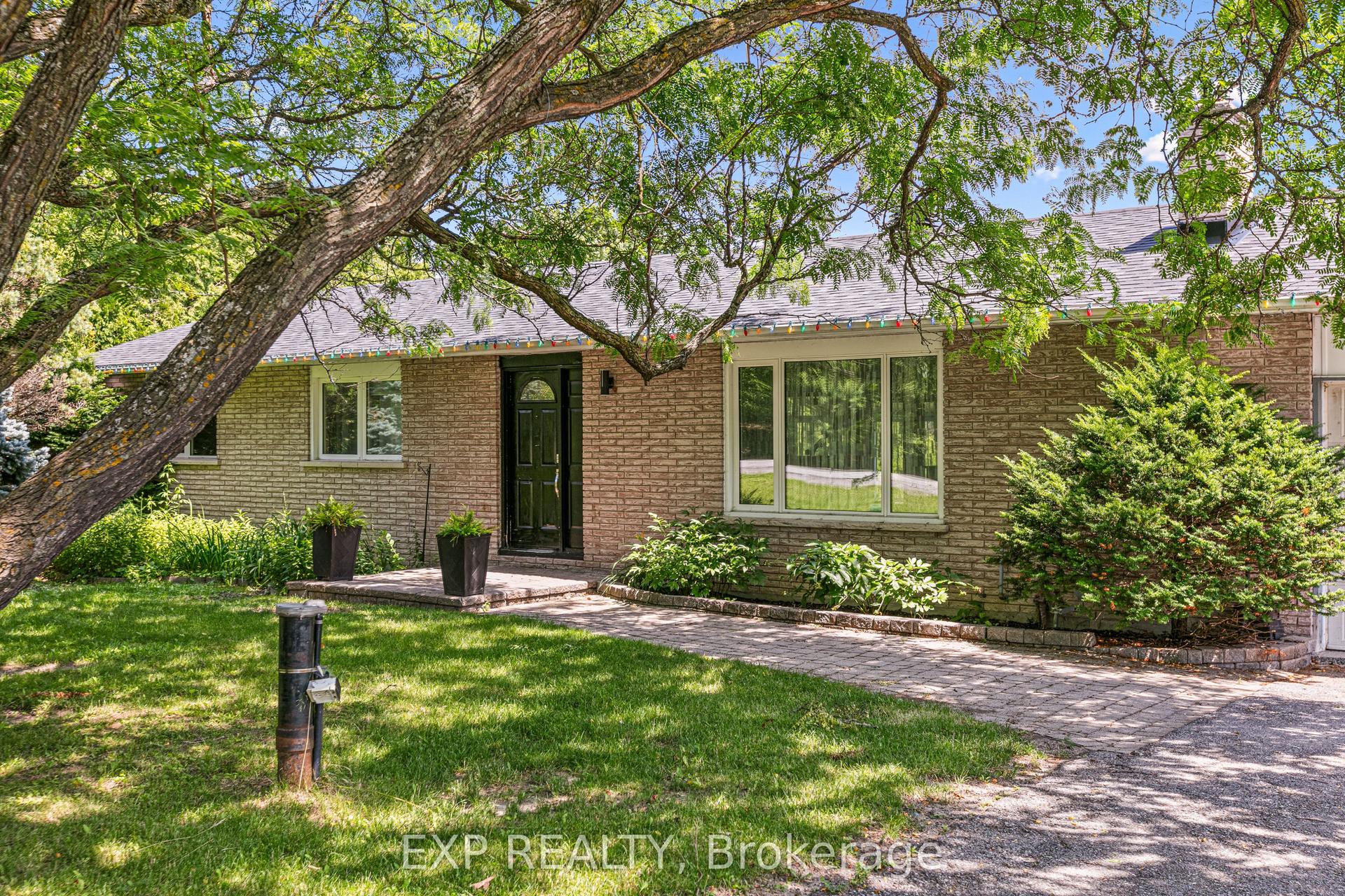10 Queen Anne Crescent, Barrhaven — Detached for lease, photo 1