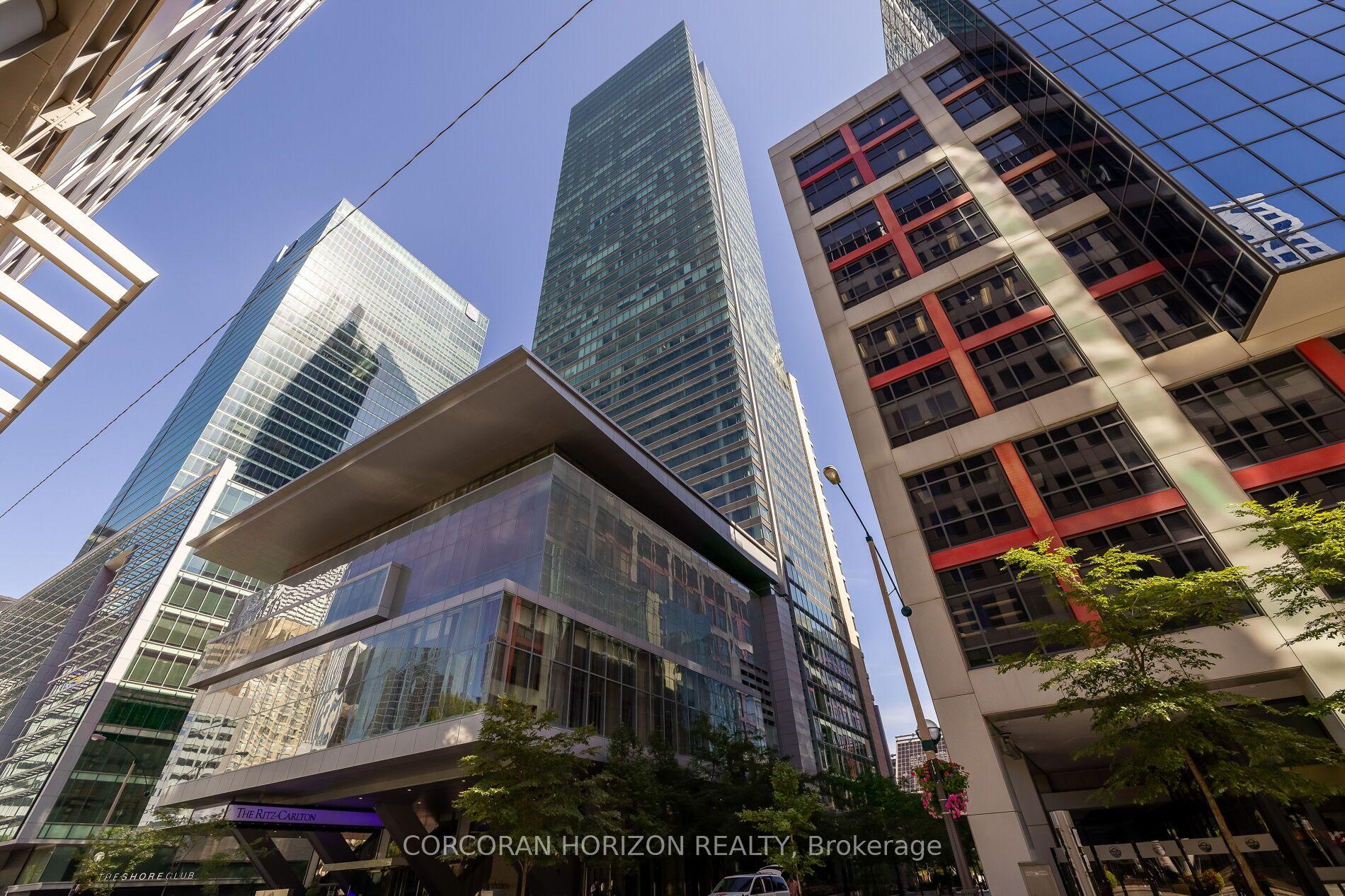 183 Wellington Street W 2403 #2403, Toronto — Condo for sale, photo 1