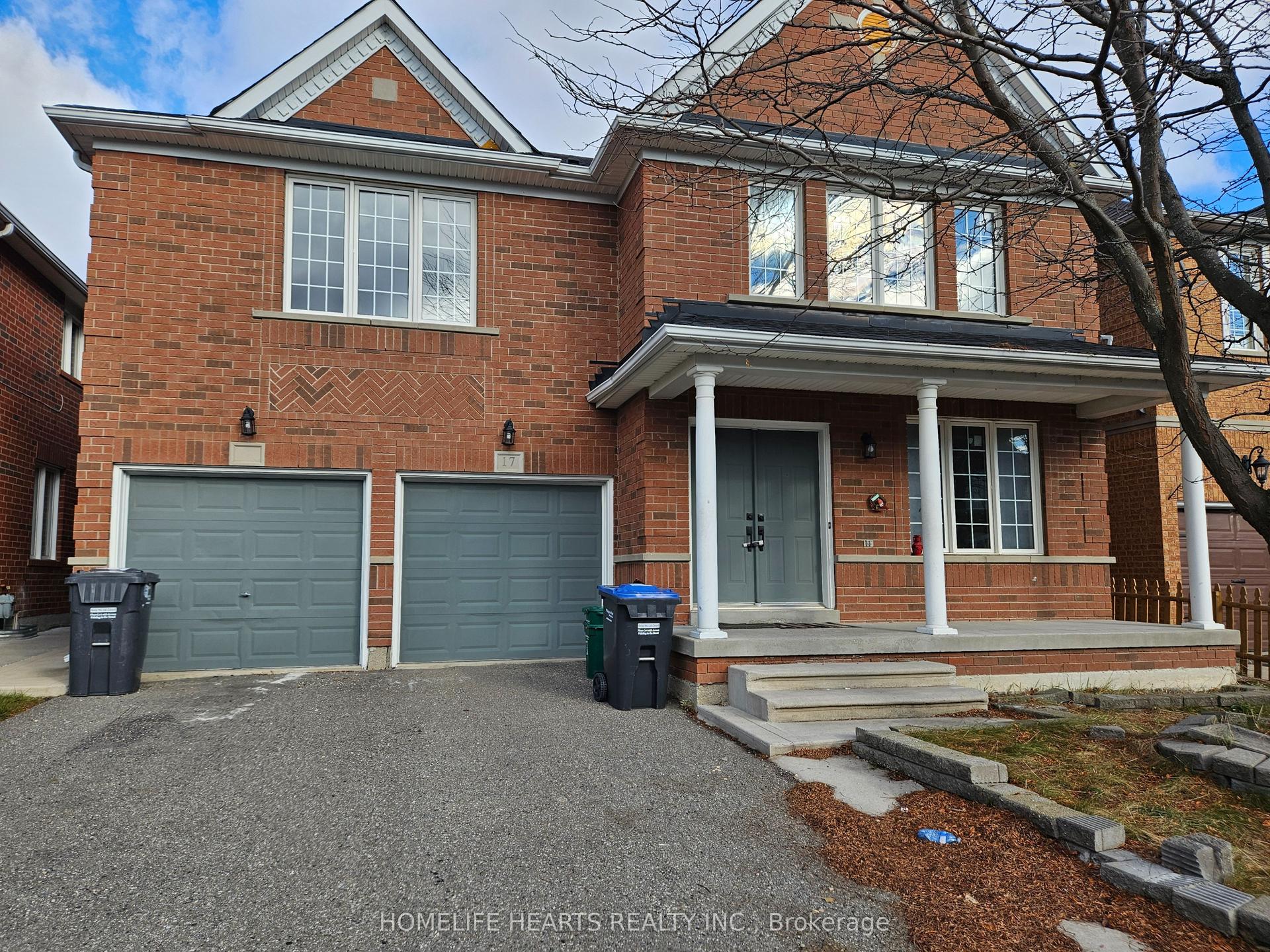 17 Ferncastle Crescent — photo 1