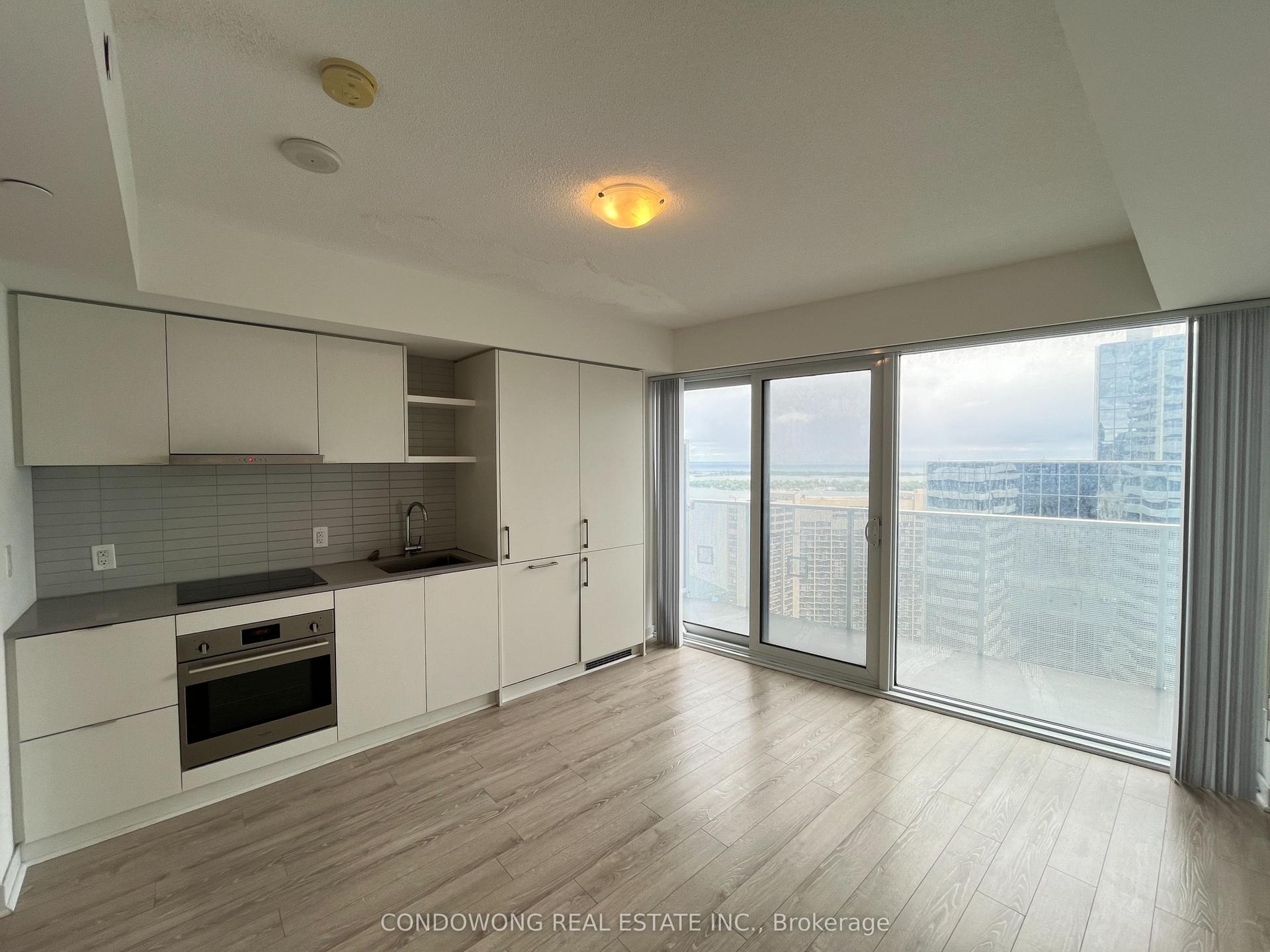 100 Harbour Street 4108 #4108, Toronto — Condo for lease, photo 1