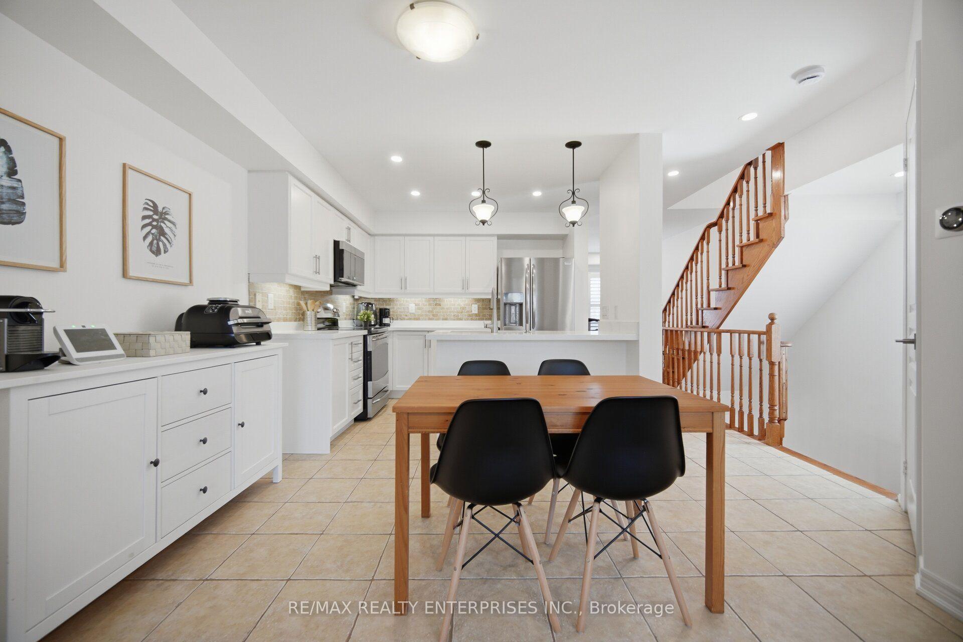 2339 Saddlecreek Crescent — photo 1