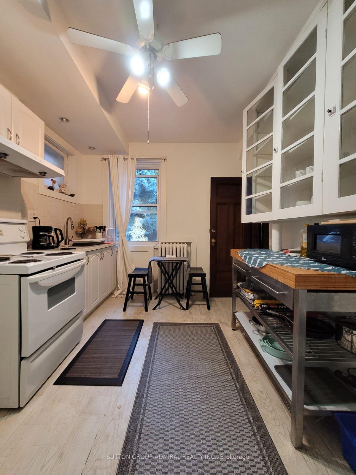 335 Palmerston Boulevard Back Studio Apartment #Back Studio Apartment — photo 1