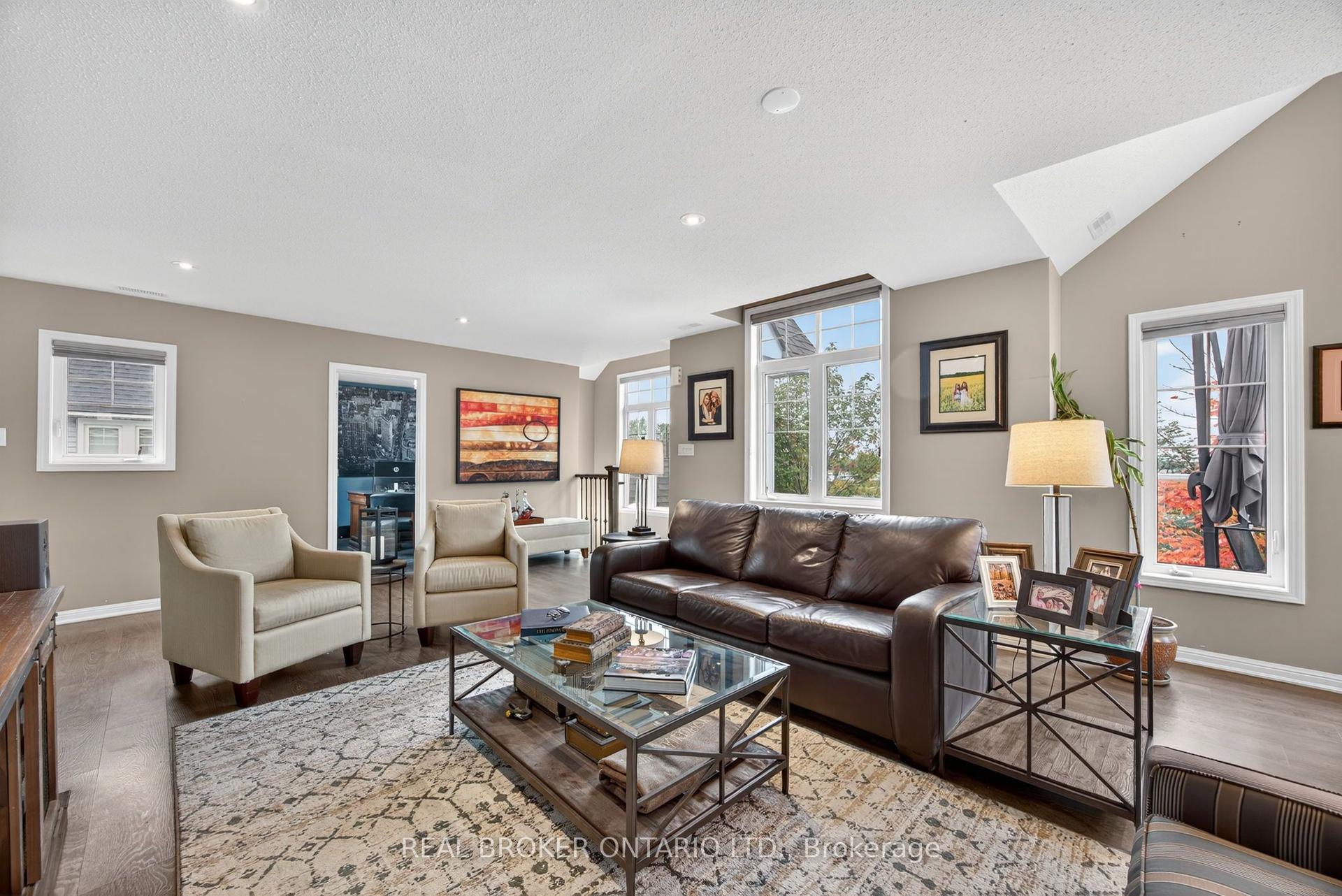 17 Mulligan Lane — photo 1