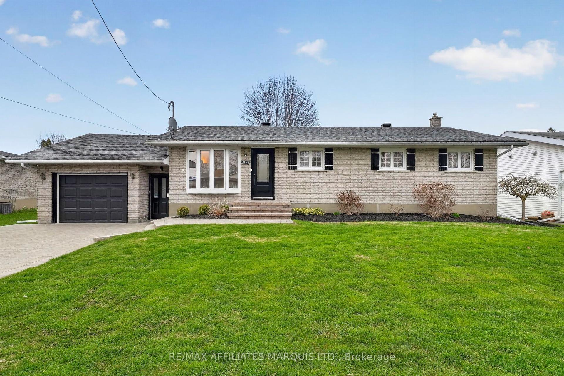 207 McKenzie Street — photo 1