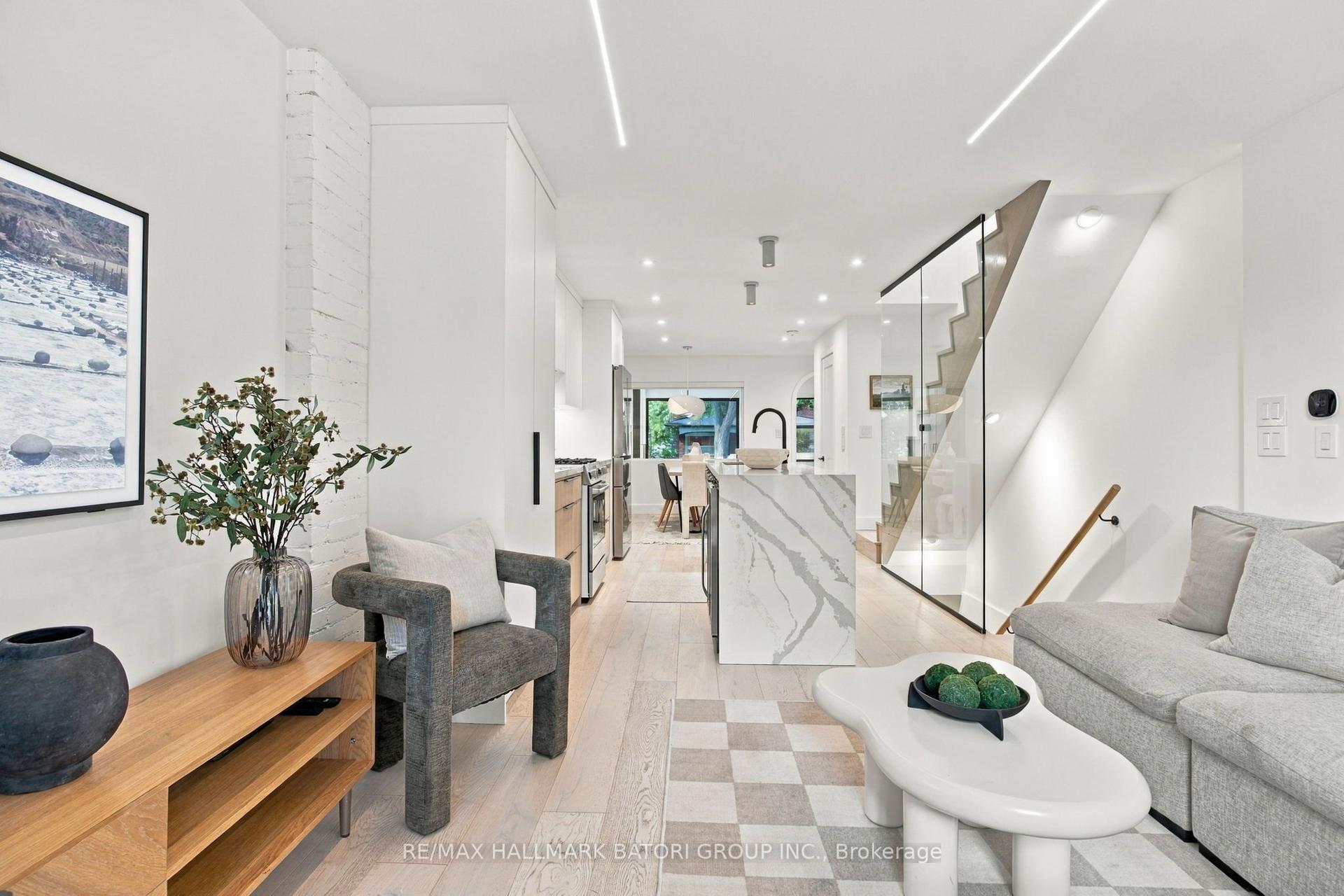 87 Winnett Avenue, Toronto — Semi-Detached for sale, photo 1