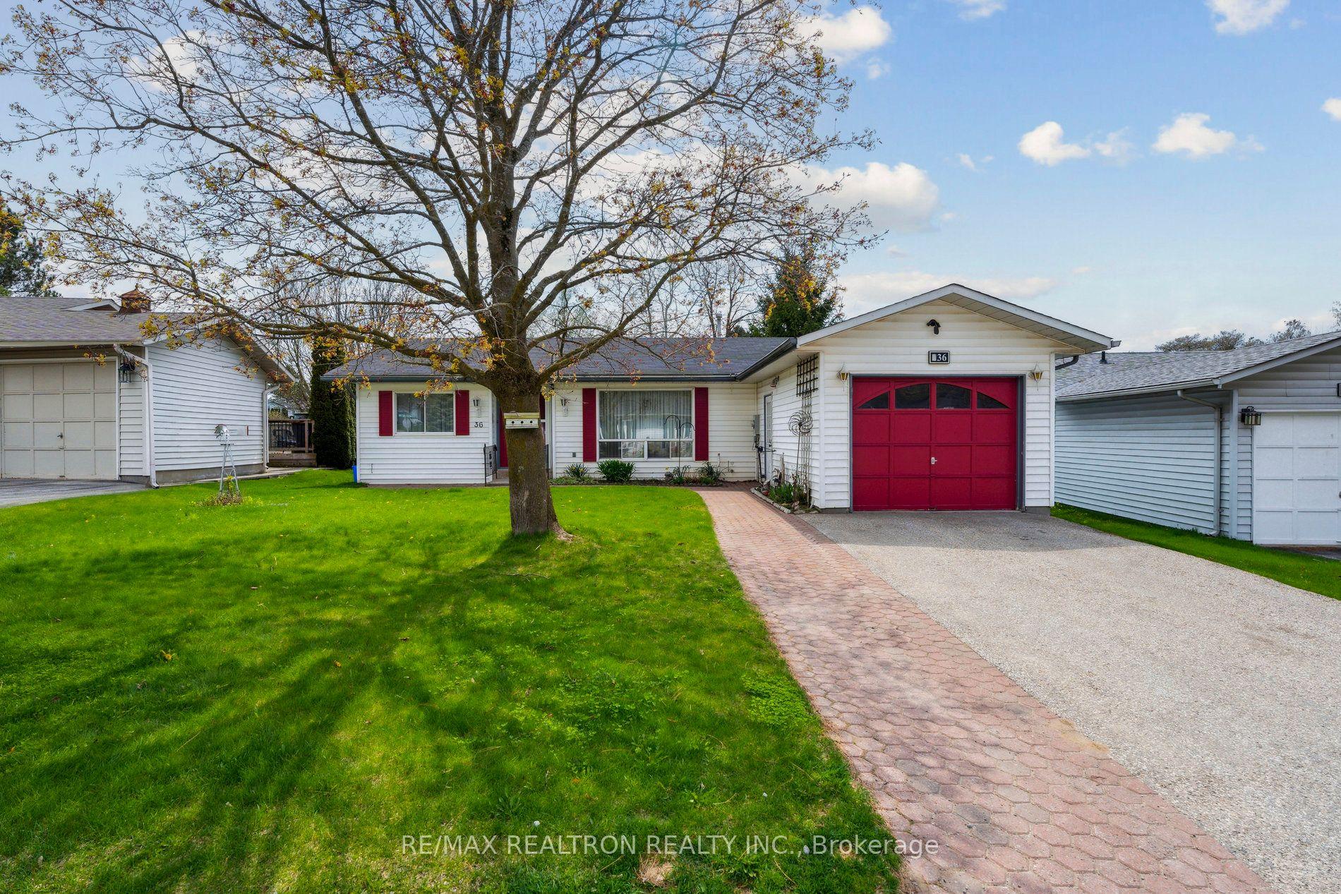 36 Tecumseth Pines Drive — photo 1