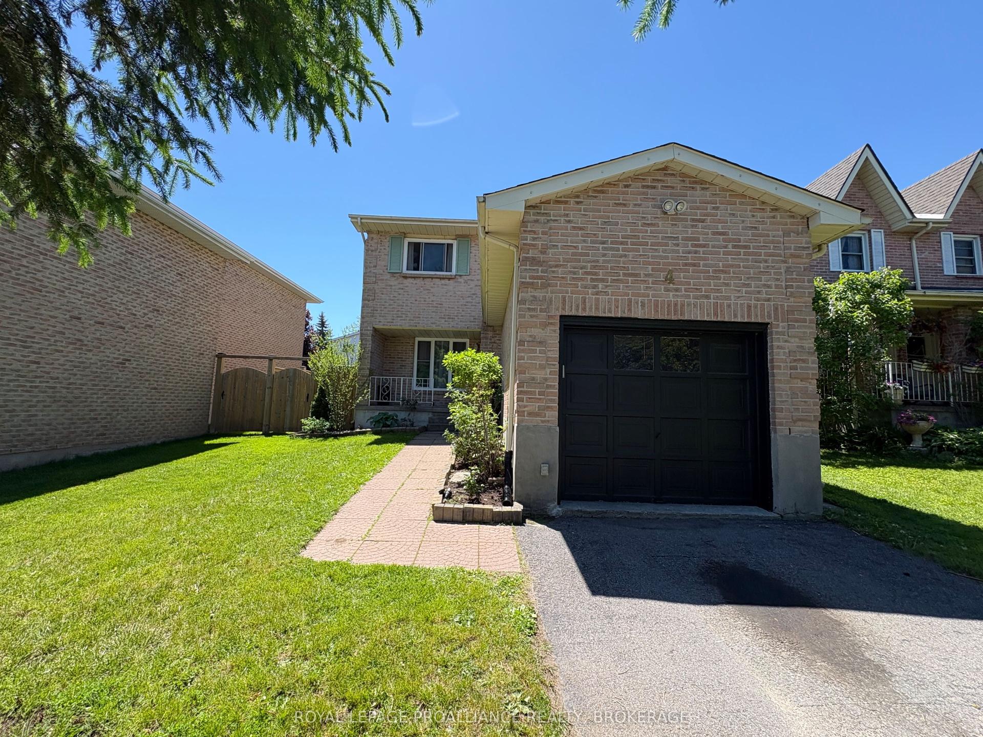 4 Balmoral Court — photo 1