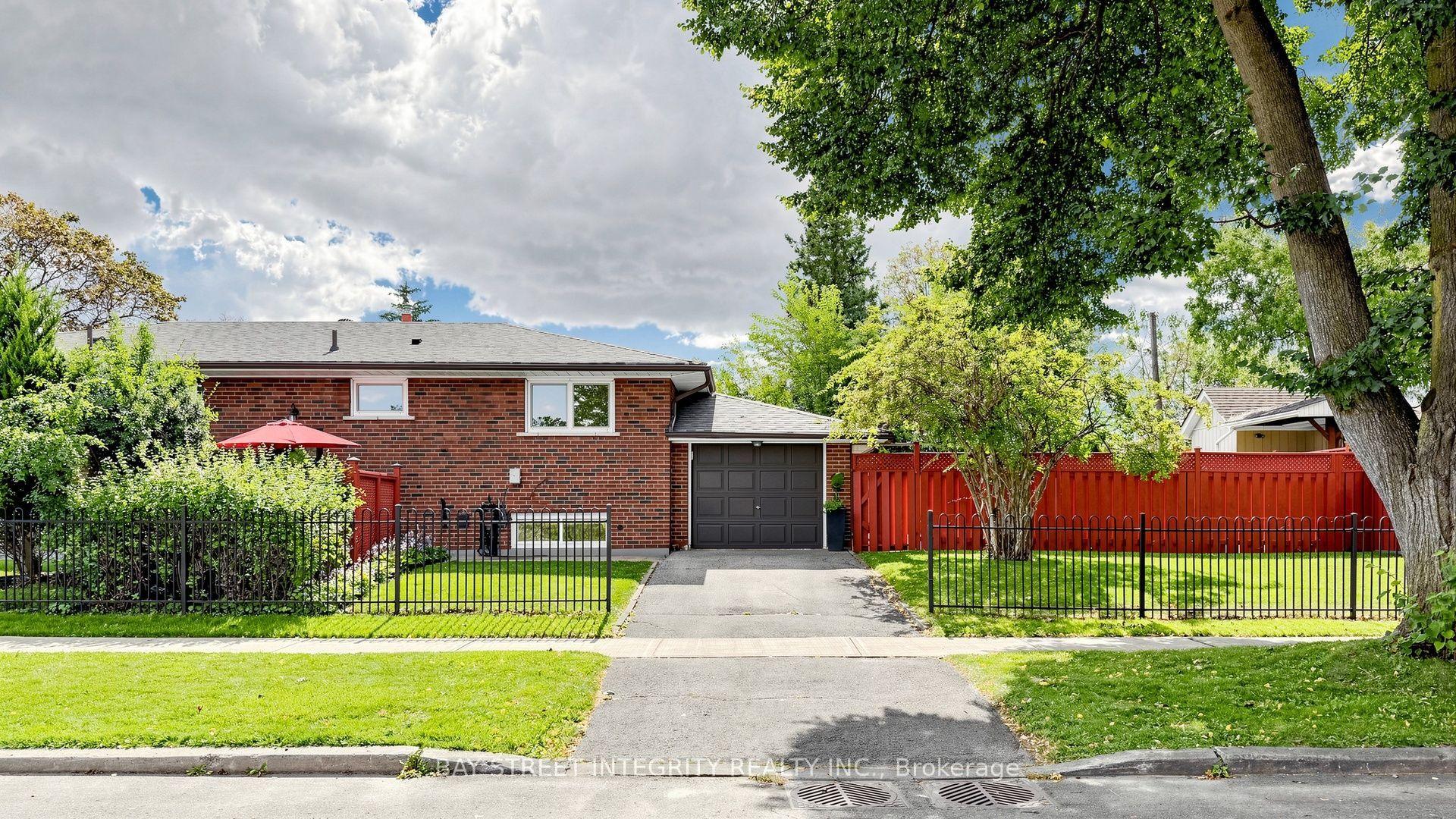 28 Ashdean Drive, Toronto — Detached for sale, photo 1